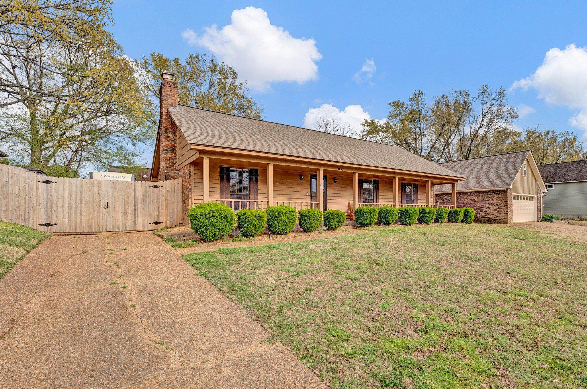 3792 STONEHILL DR