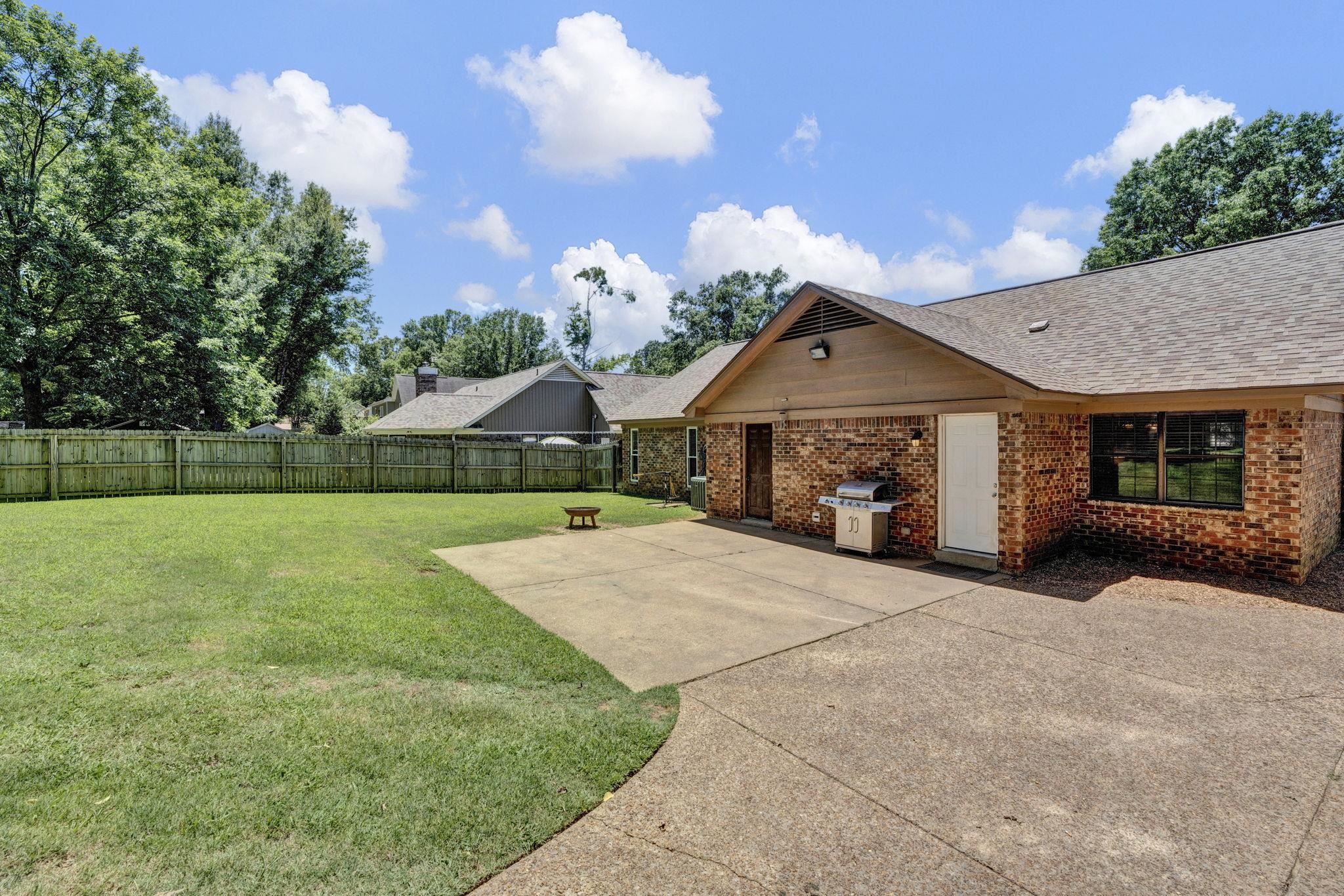 3792 STONEHILL DR