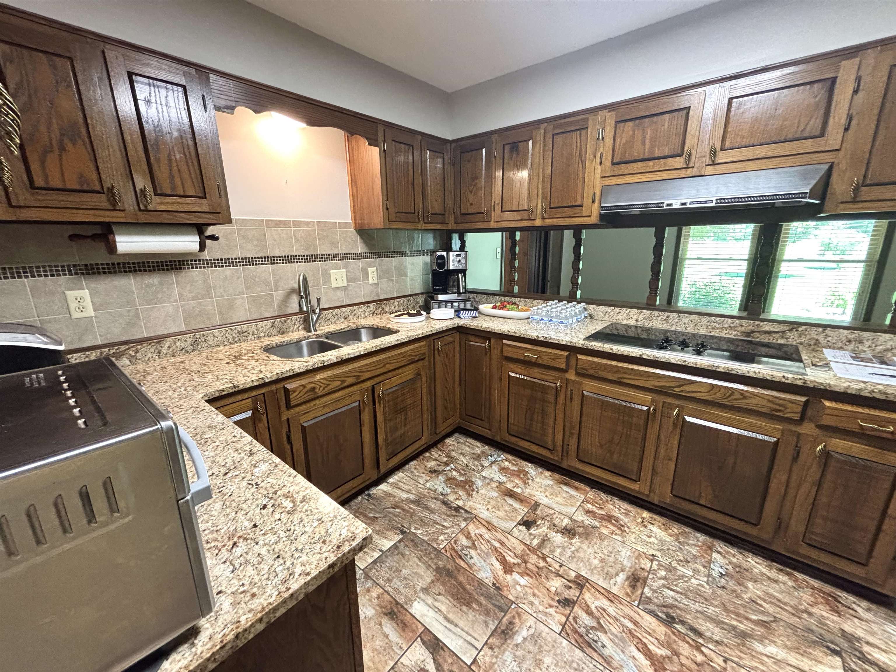 6007 ISLAND FORTY RD