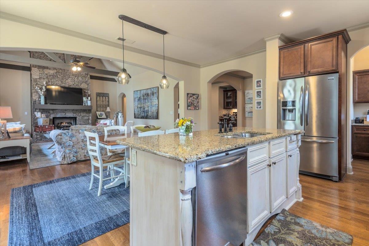5208 PRAIRIE SKY DR