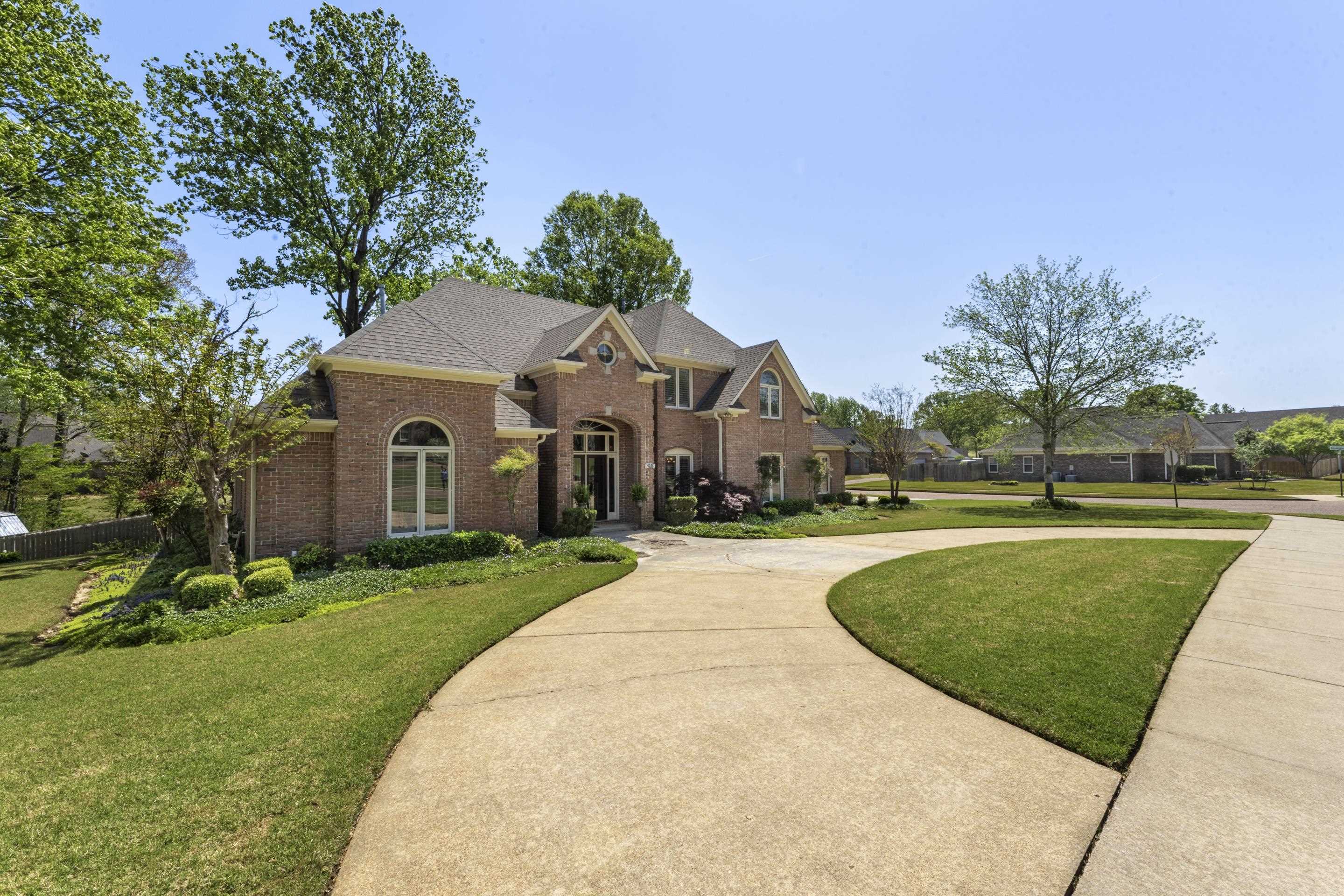 4132 BLACKHEATH DR