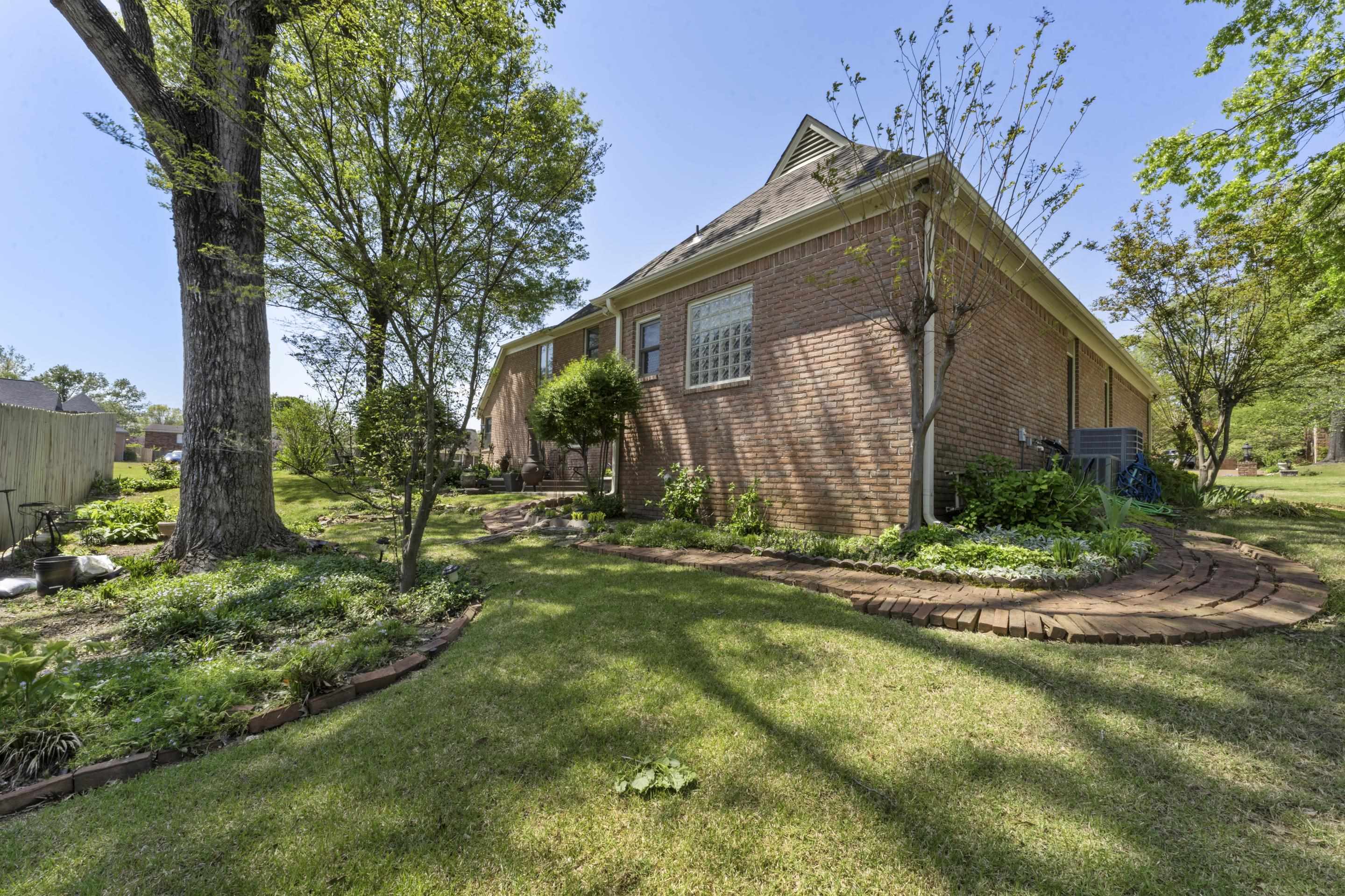 4132 BLACKHEATH DR