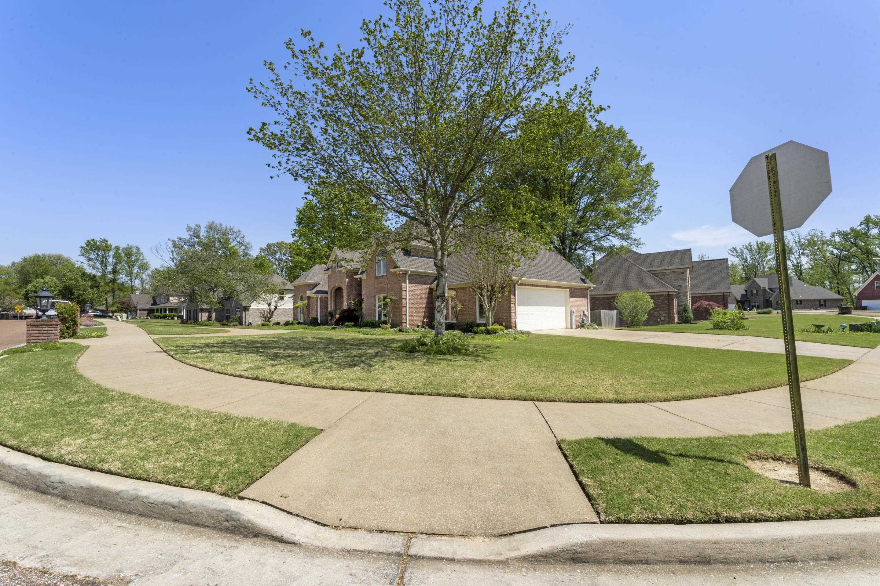 4132 BLACKHEATH DR