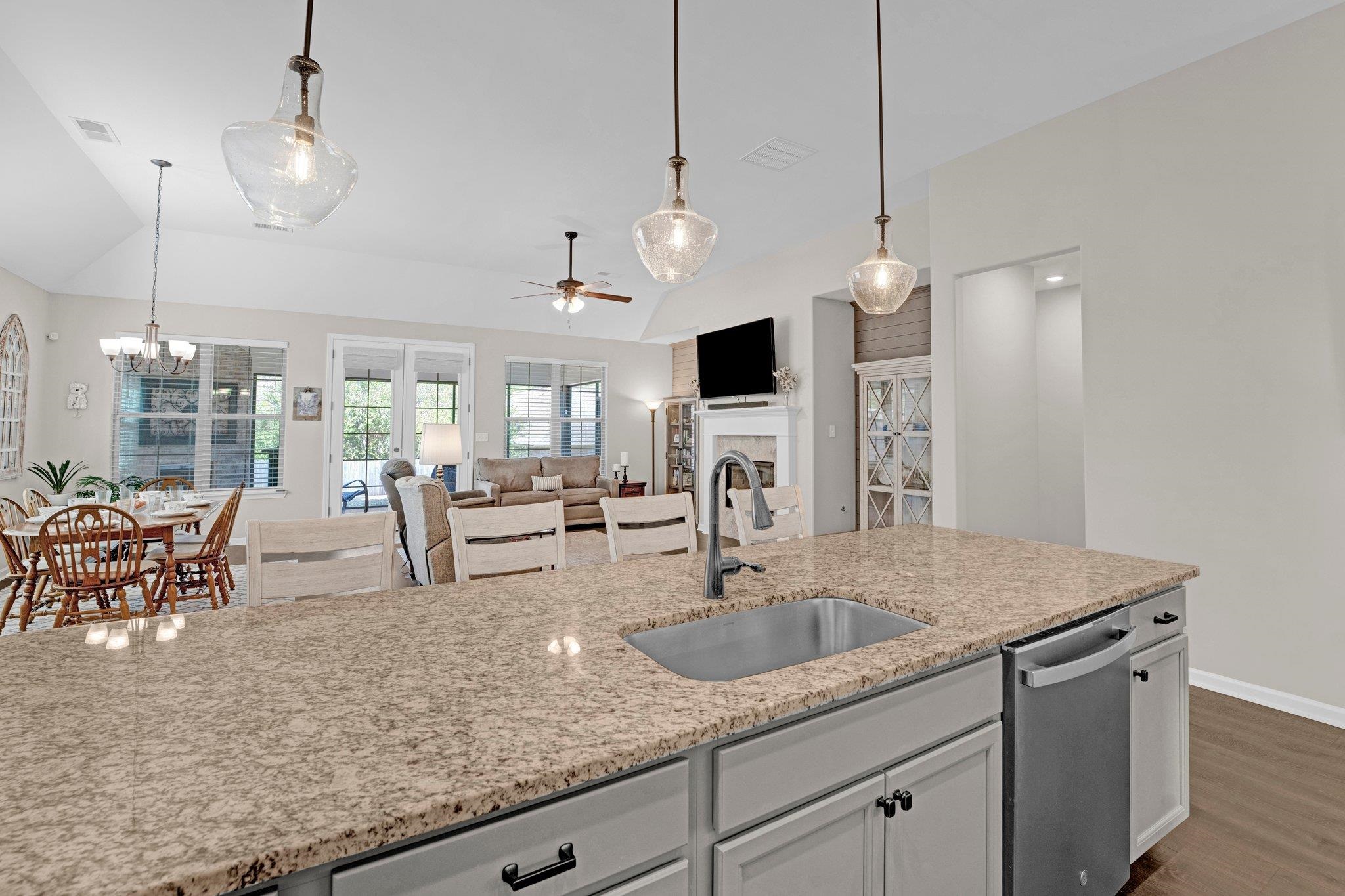 345 CHEROKEE CIR