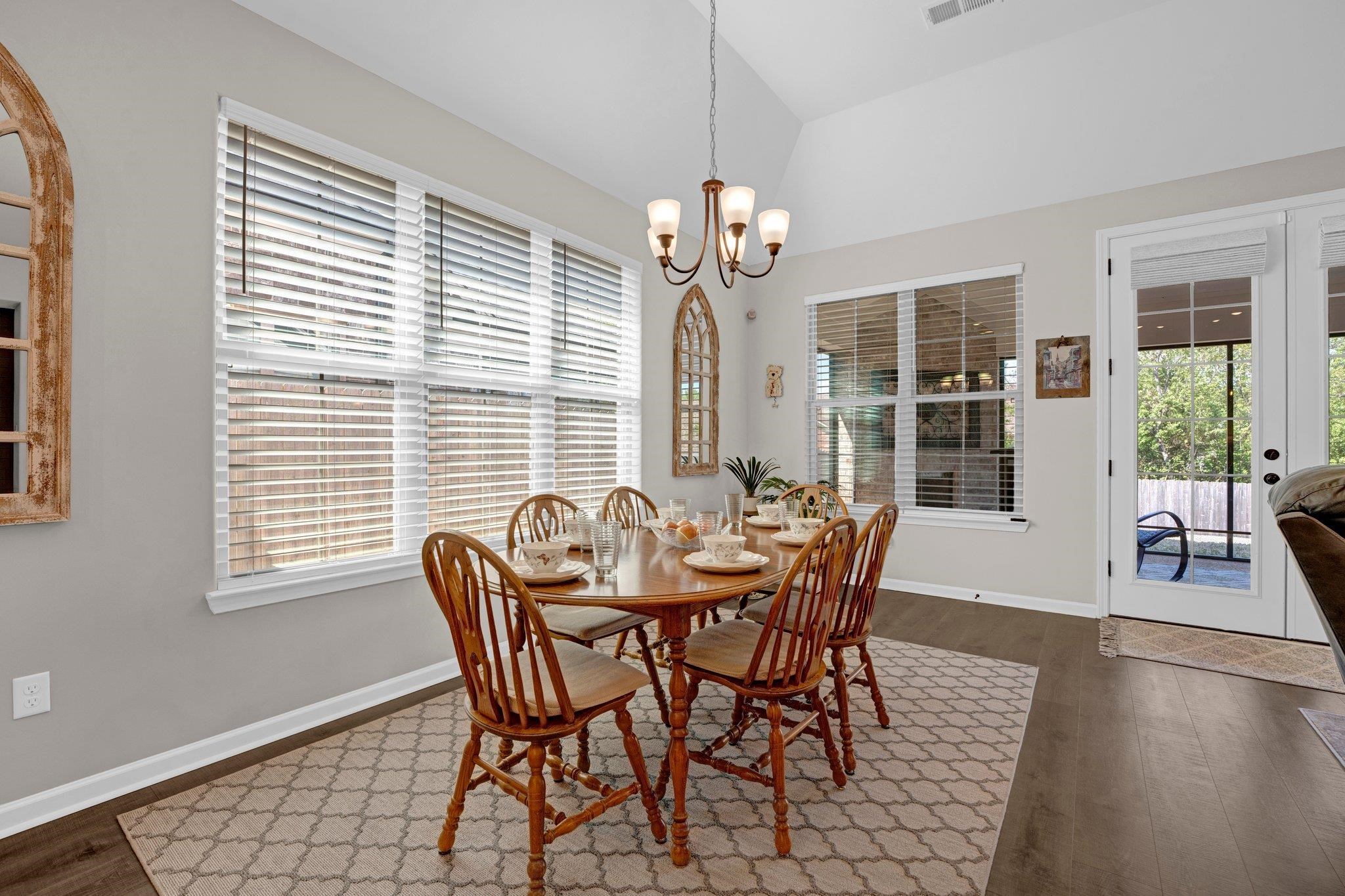 345 CHEROKEE CIR