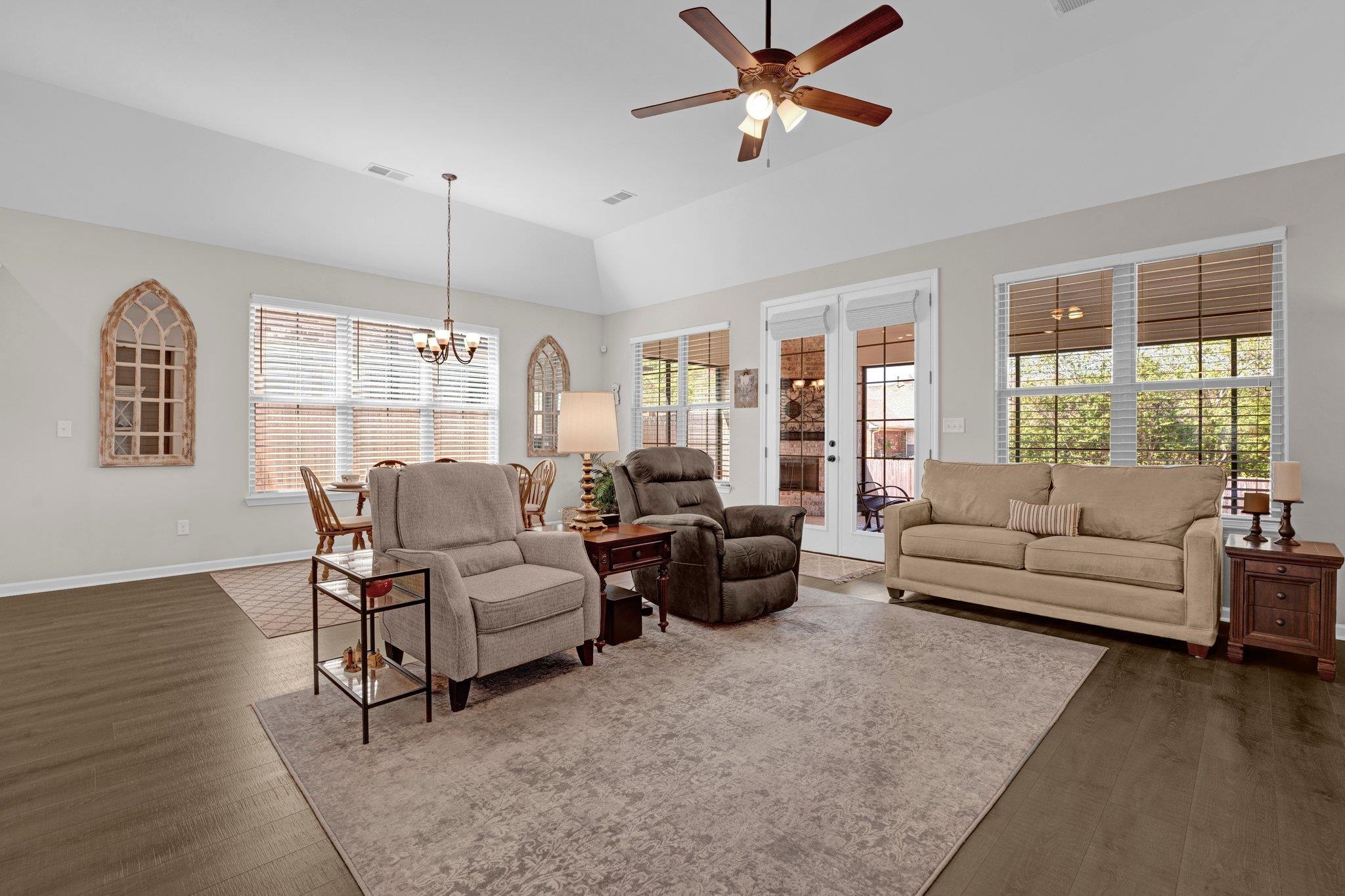 345 CHEROKEE CIR