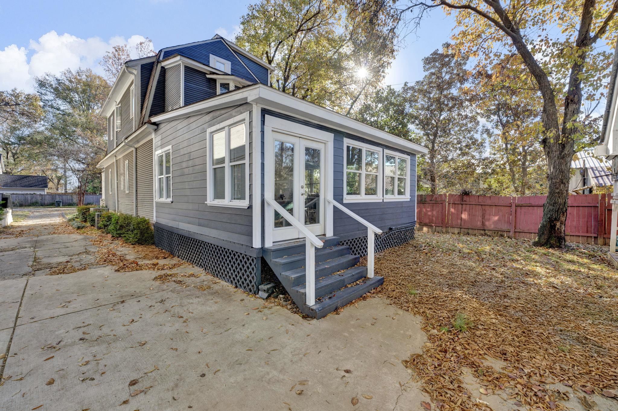 781 ROLAND ST