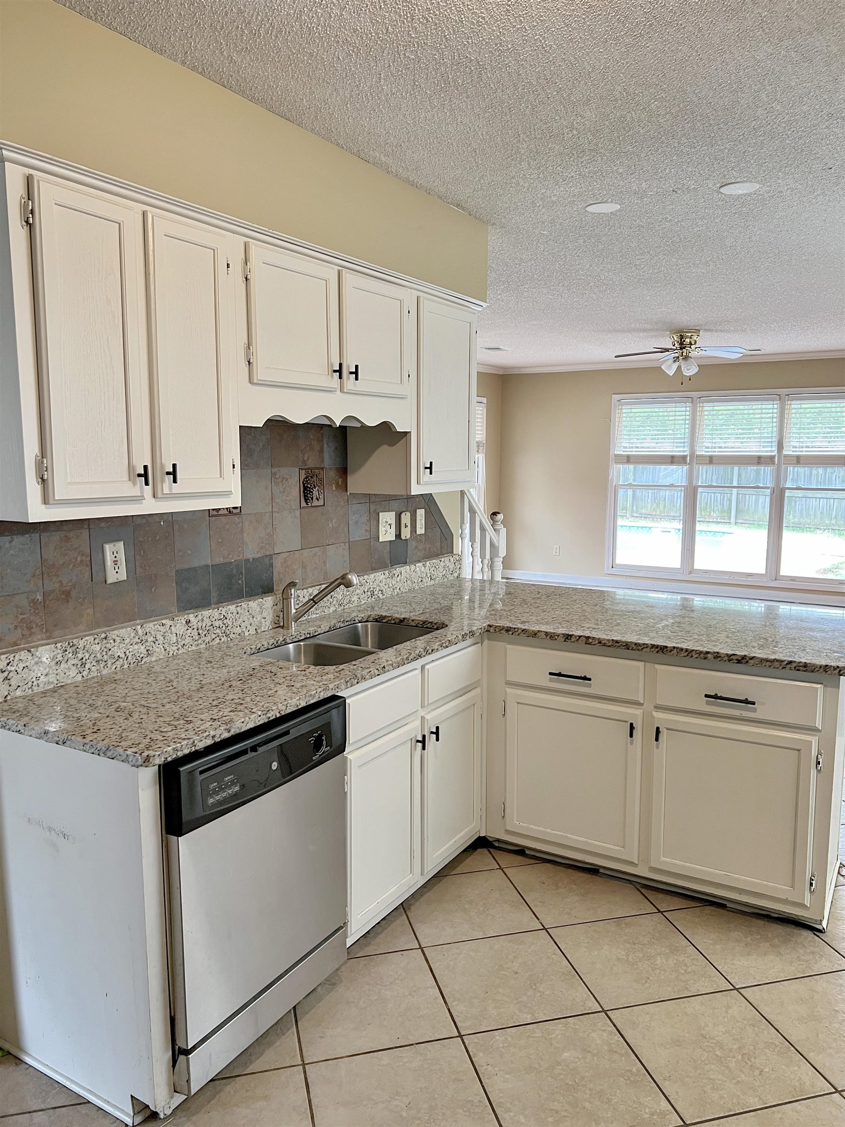 8879 CHIMNEYROCK BLVD