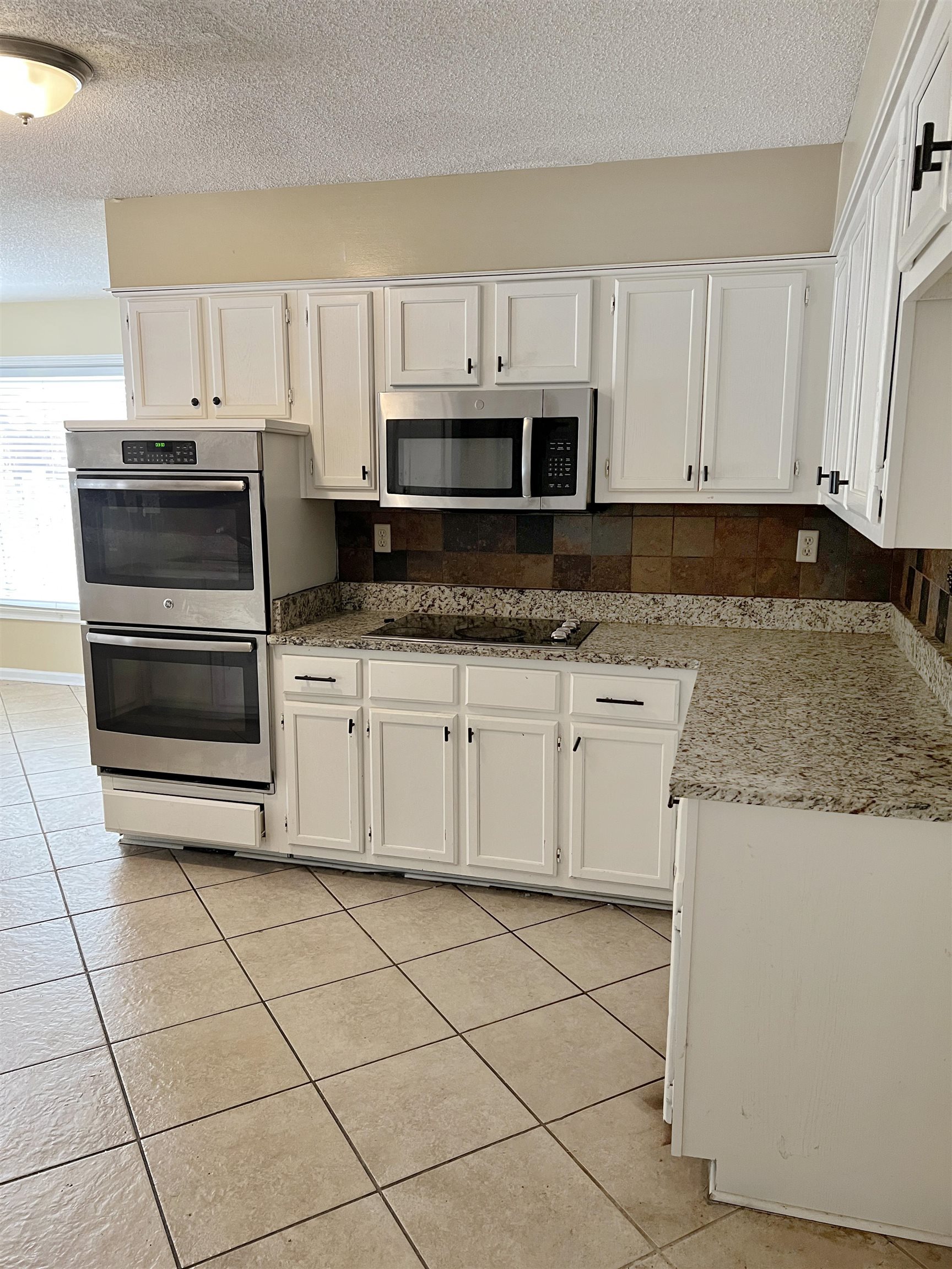 8879 CHIMNEYROCK BLVD