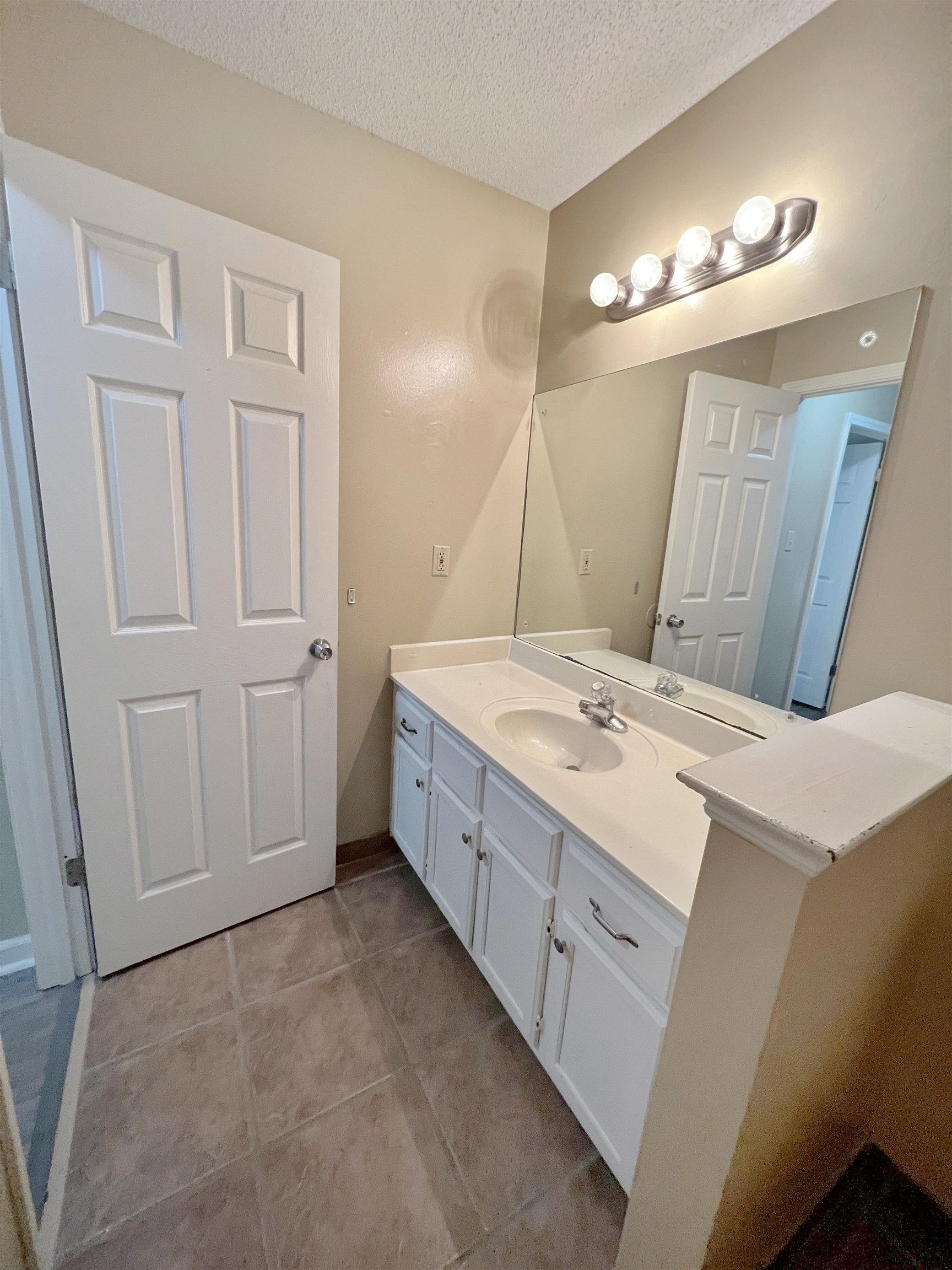 8879 CHIMNEYROCK BLVD