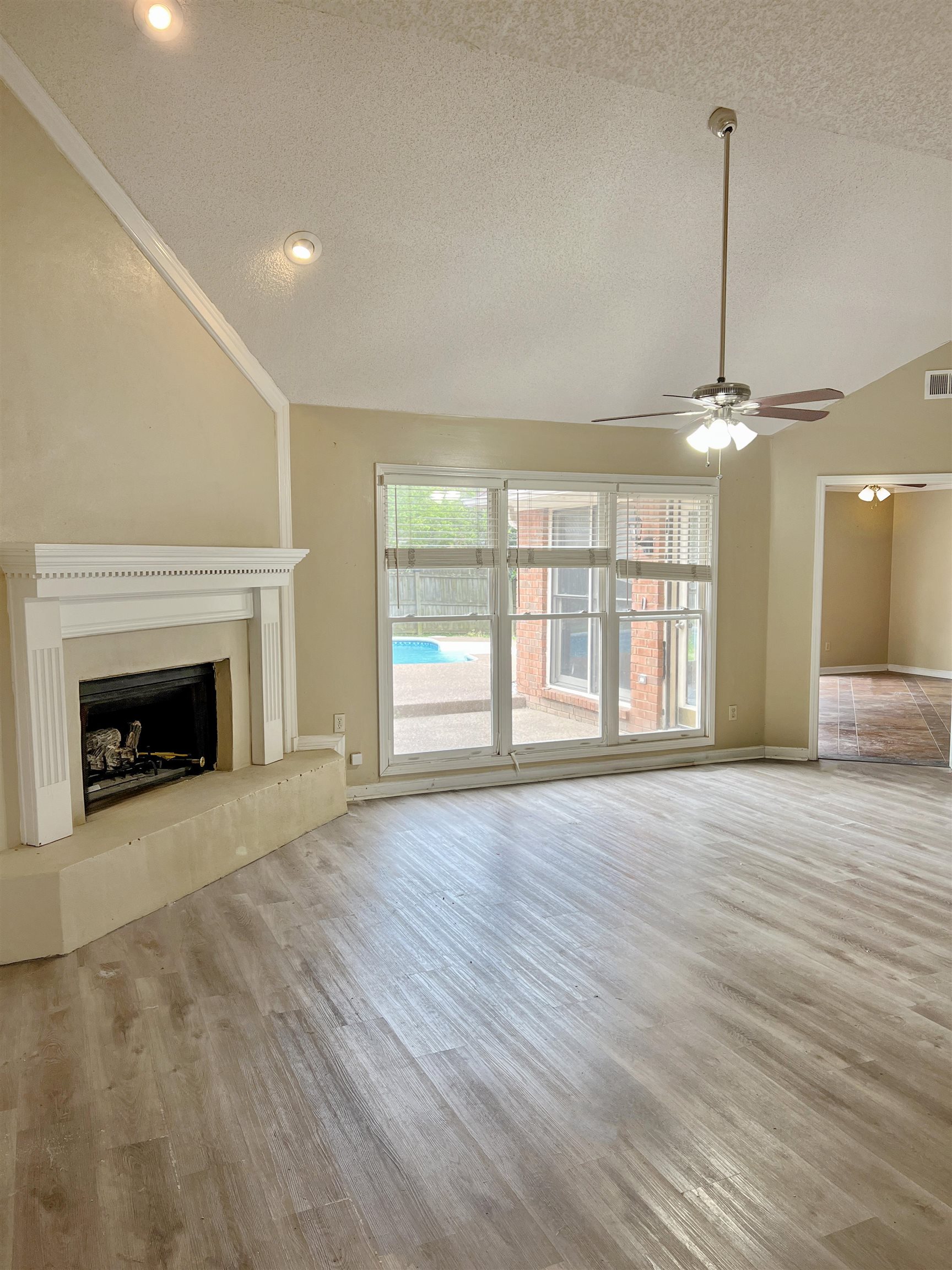 8879 CHIMNEYROCK BLVD