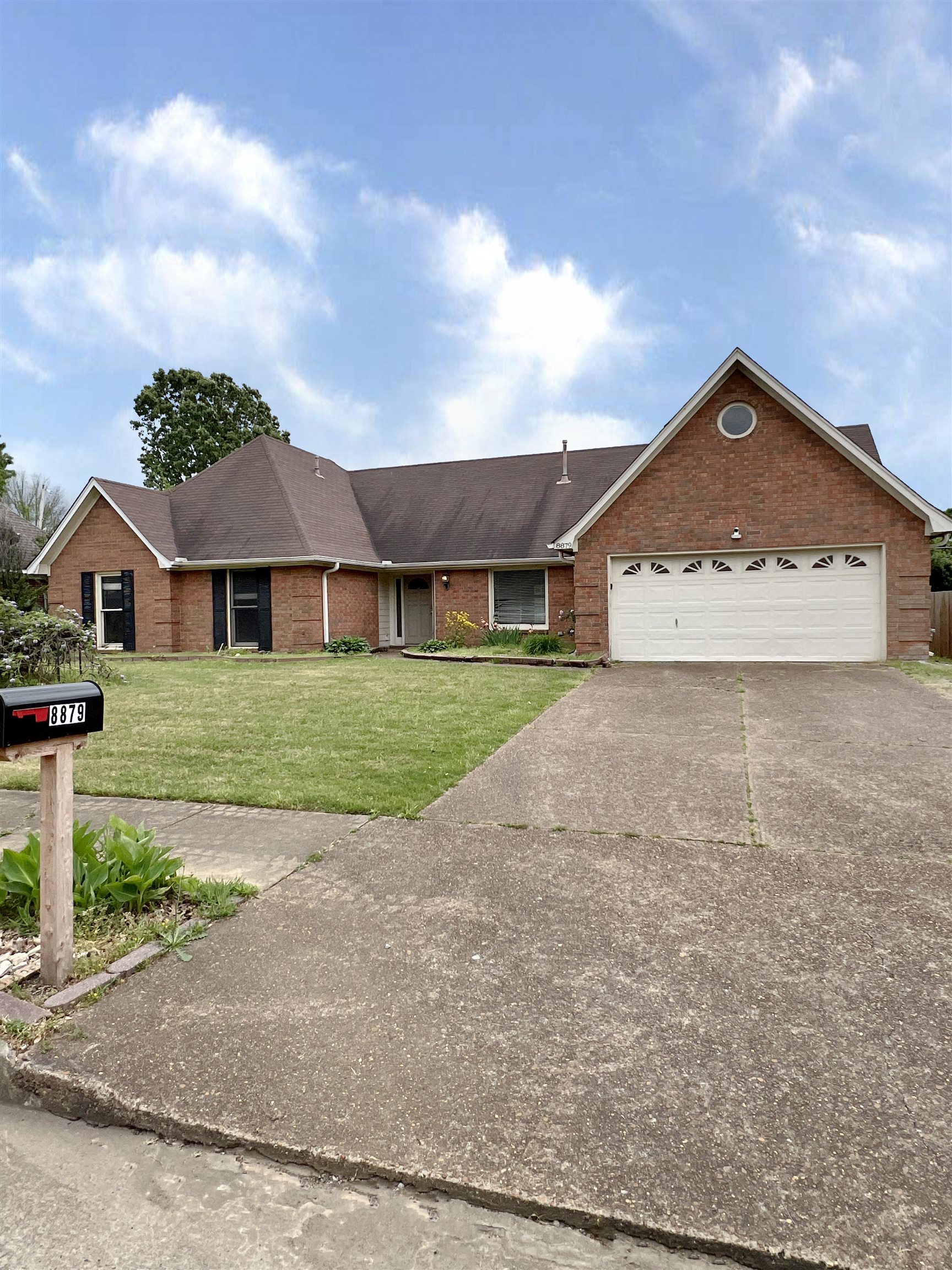 8879 CHIMNEYROCK BLVD