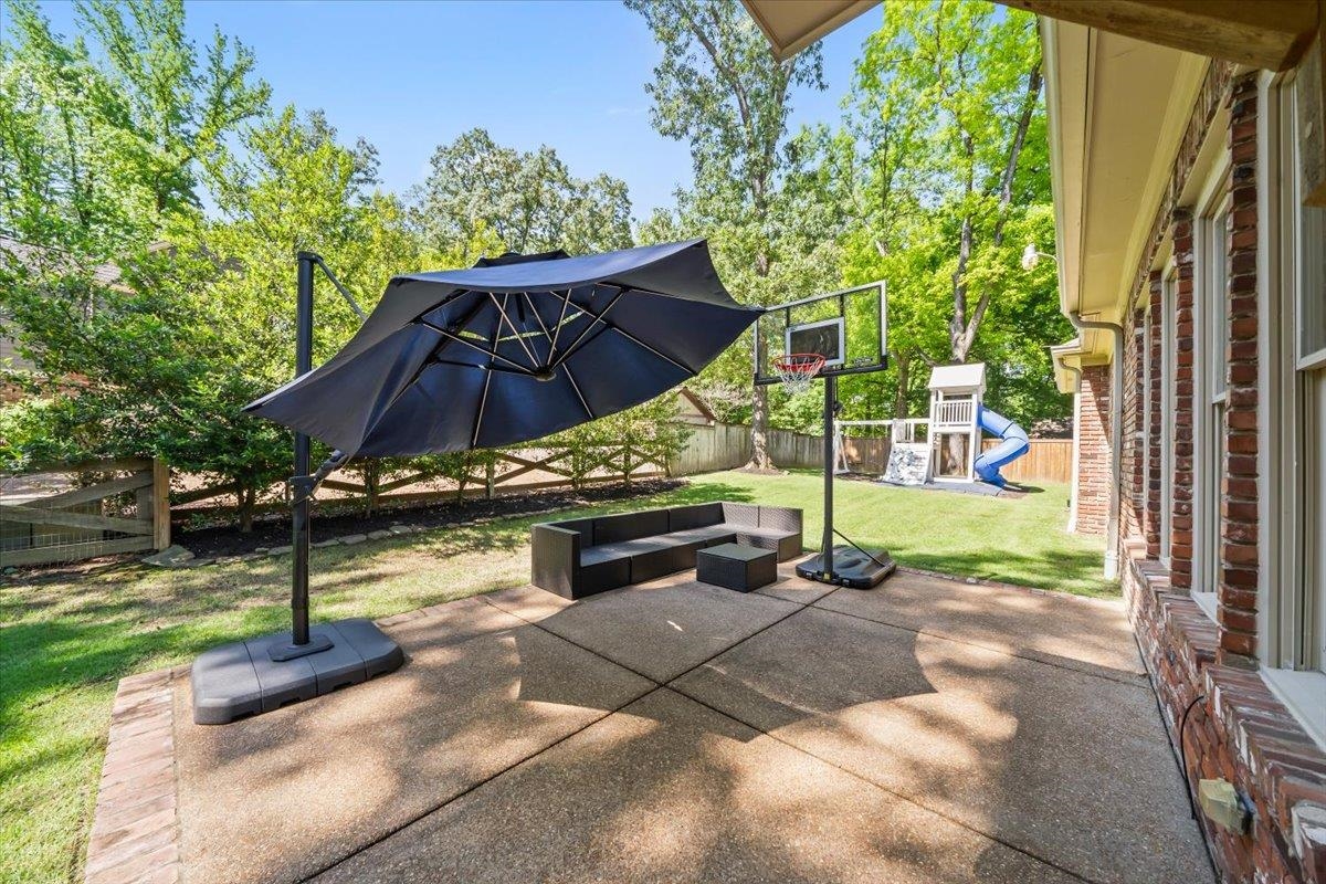 8475 DOGWOOD RD