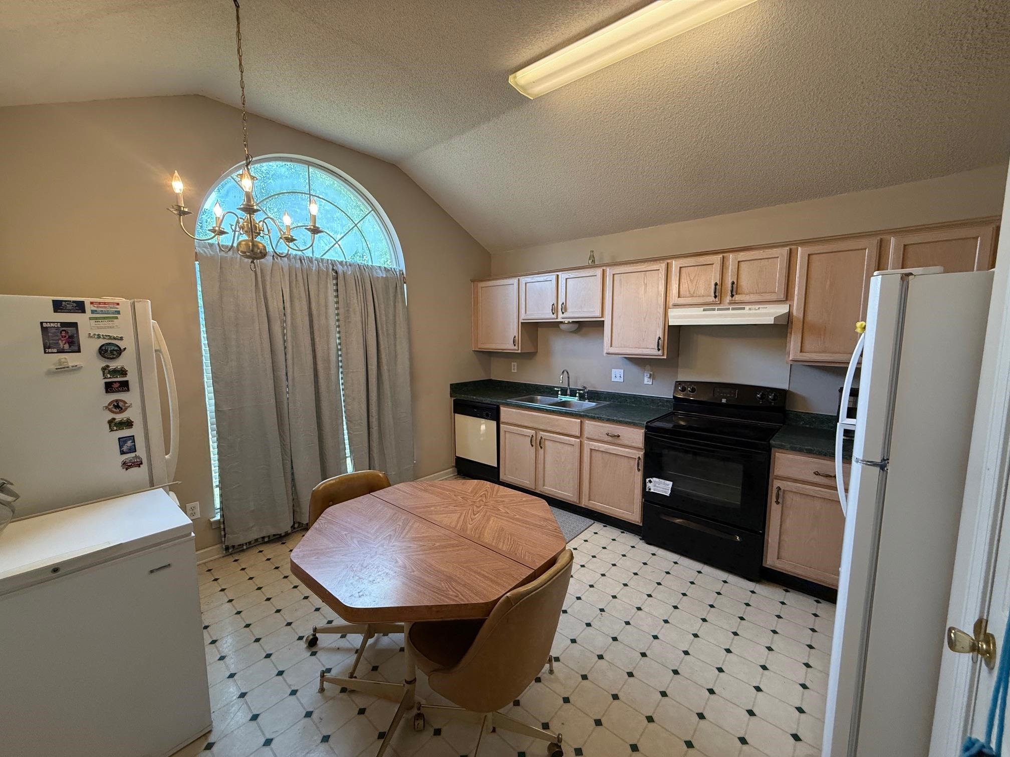 6734 N REGENCY PARK CIR