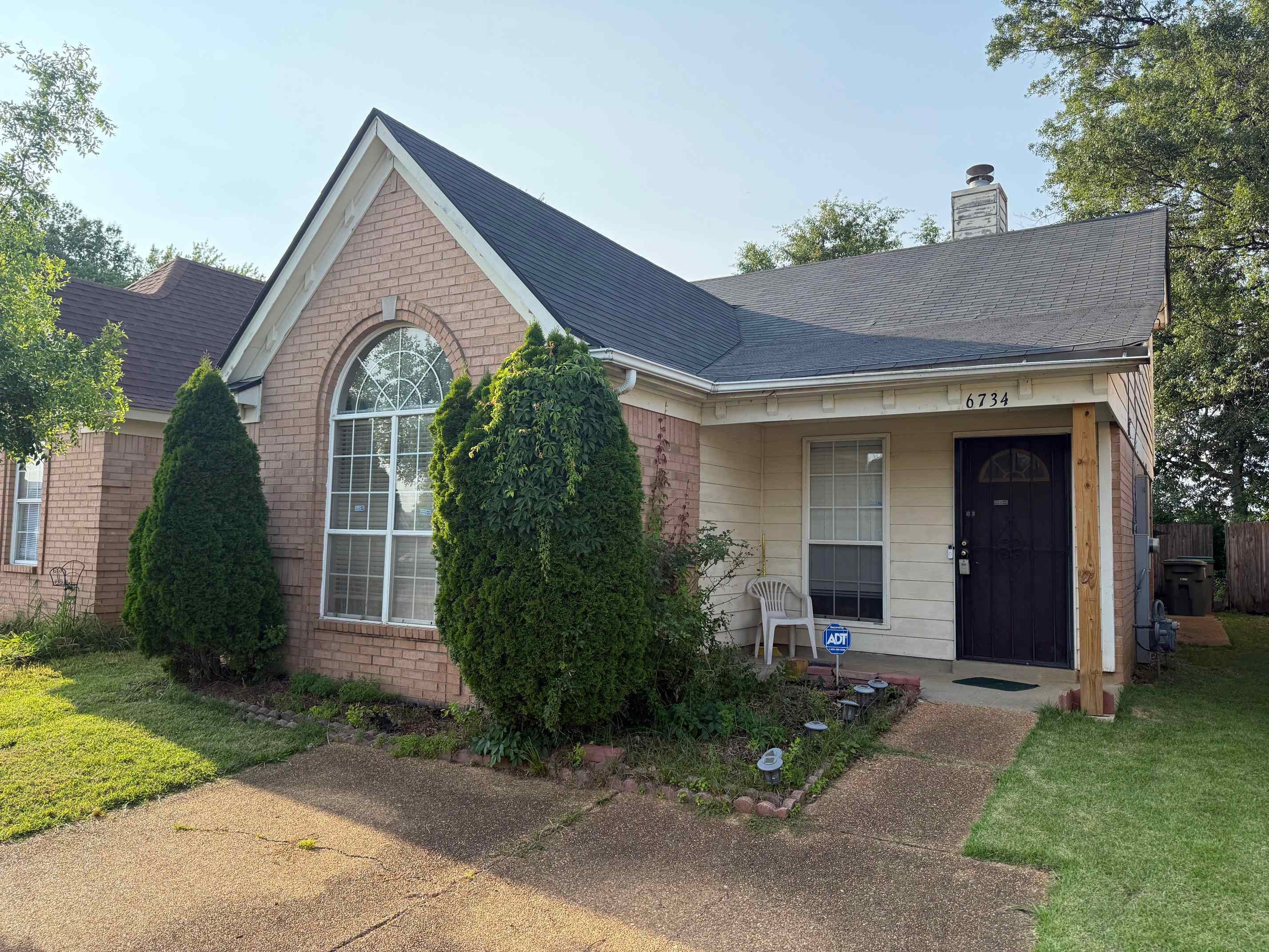 6734 N REGENCY PARK CIR