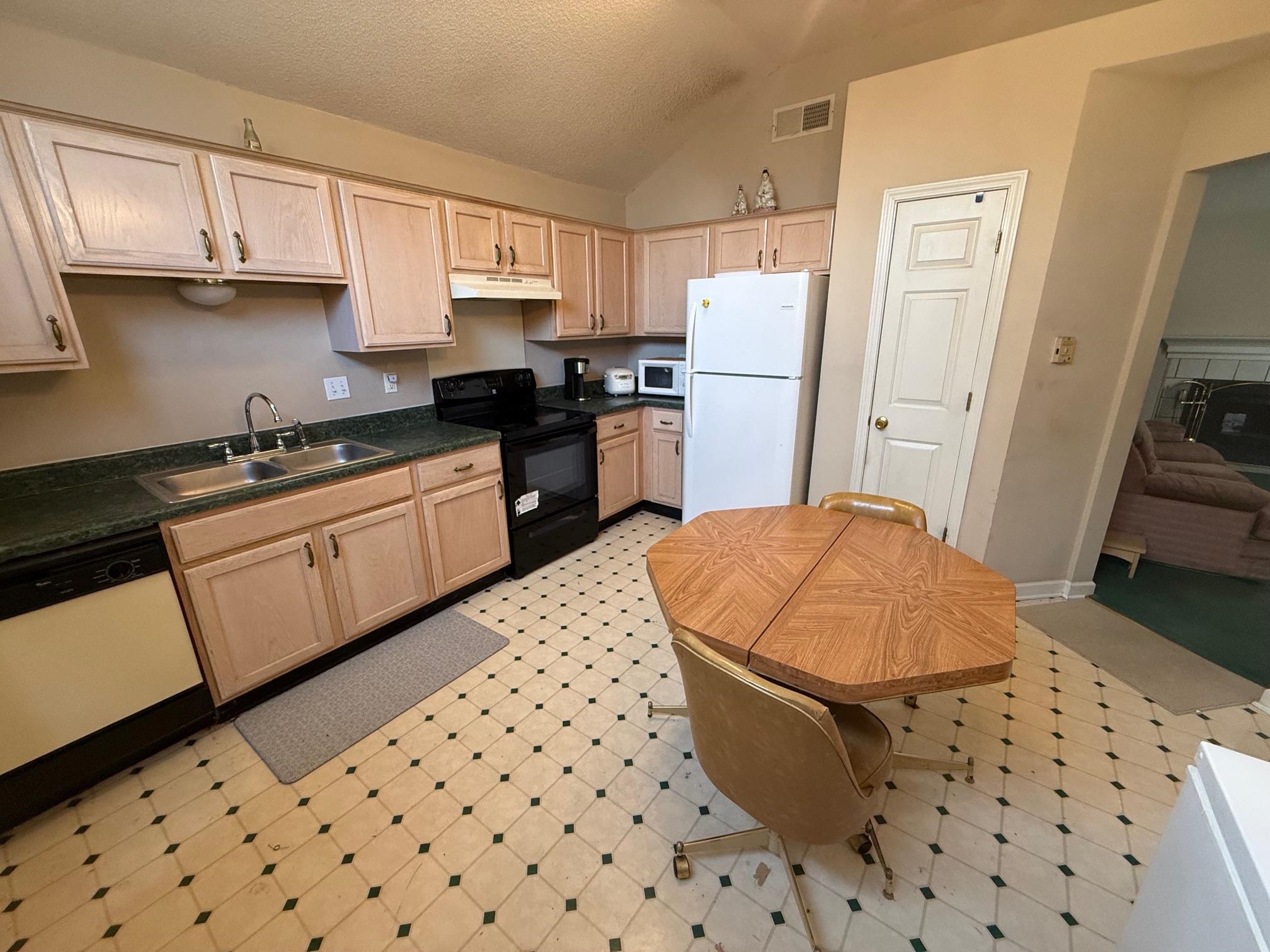 6734 N REGENCY PARK CIR