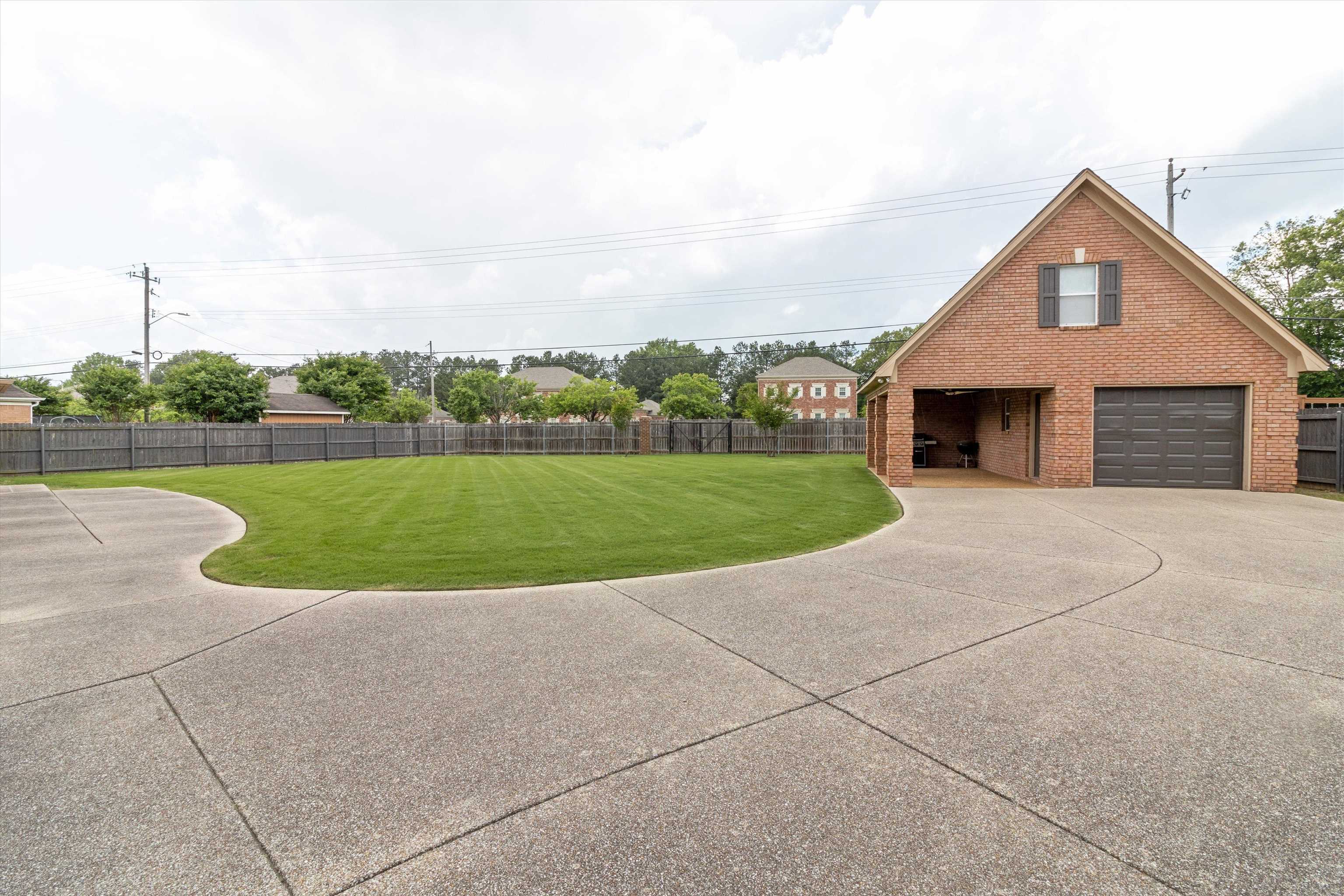 3187 VALLEY LAKE DR