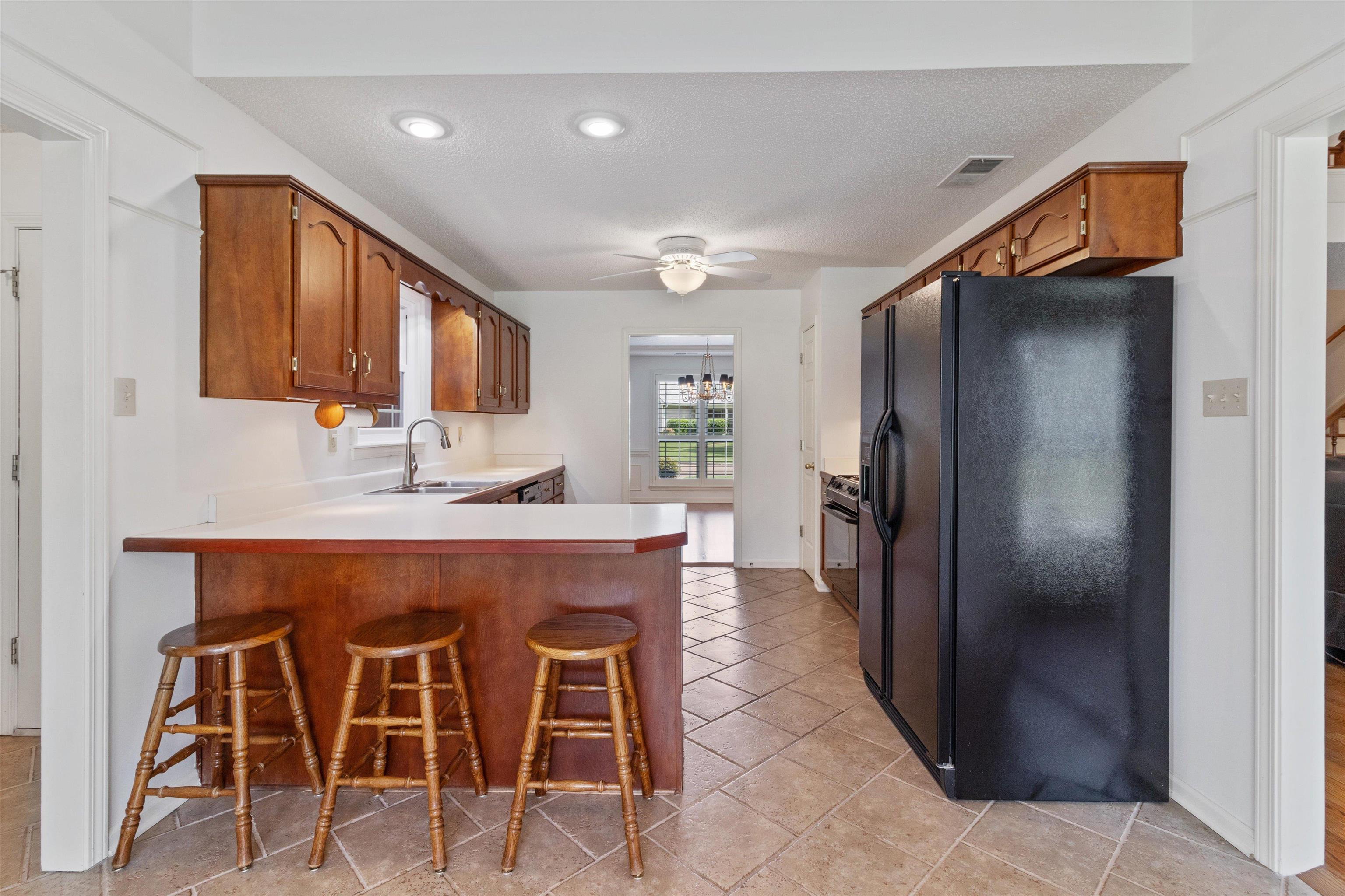 3187 VALLEY LAKE DR