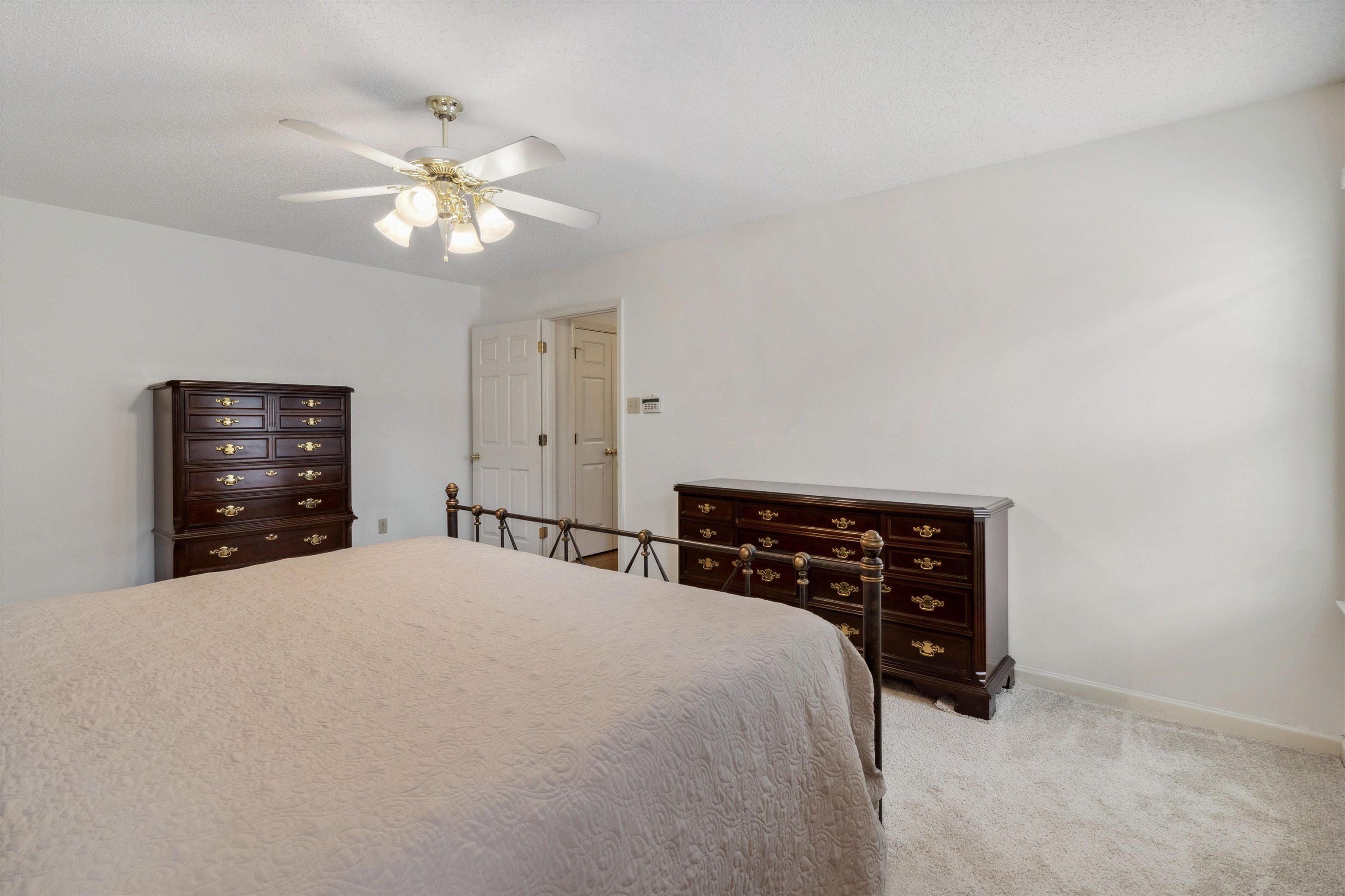 3187 VALLEY LAKE DR