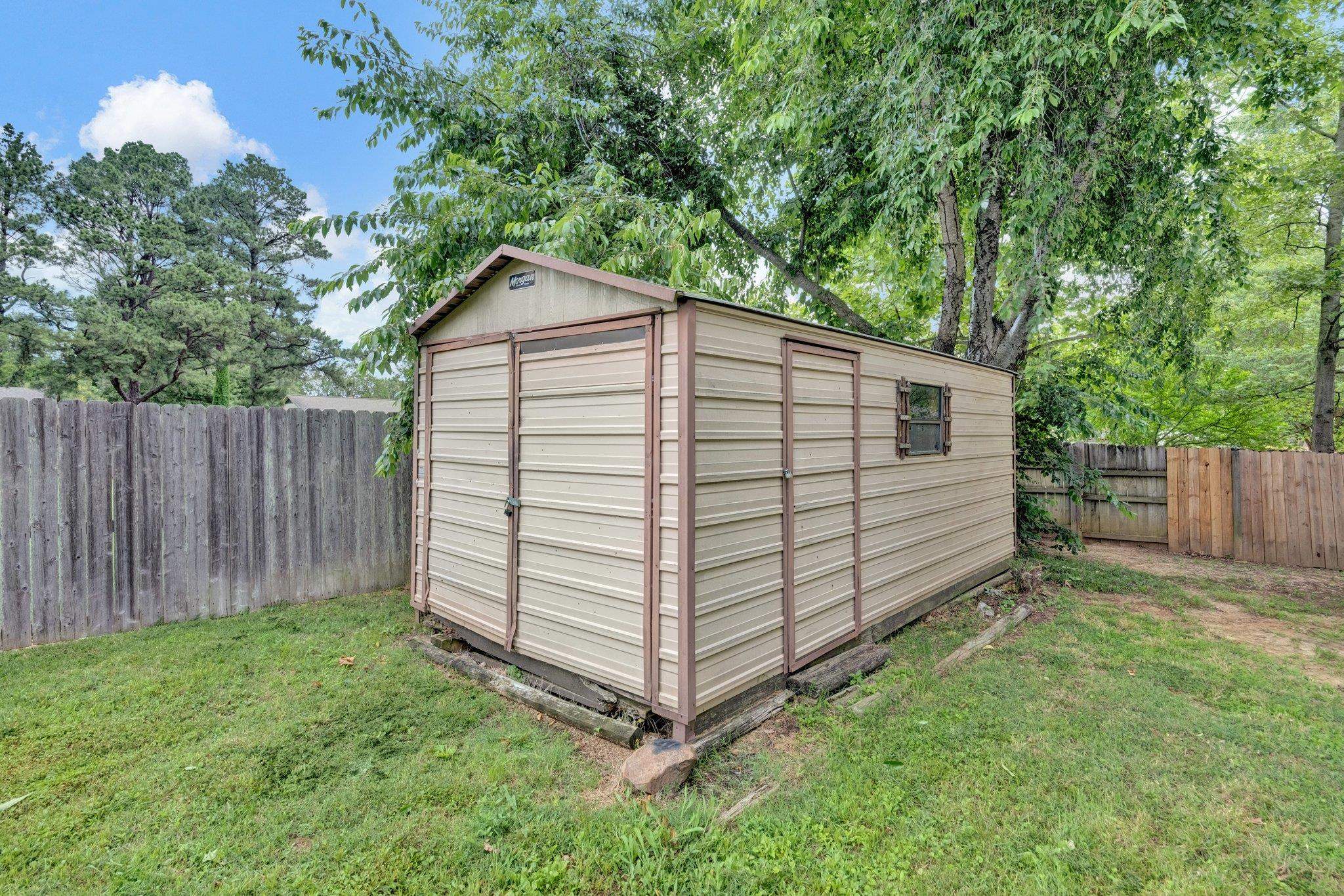 3990 LUTHER RD