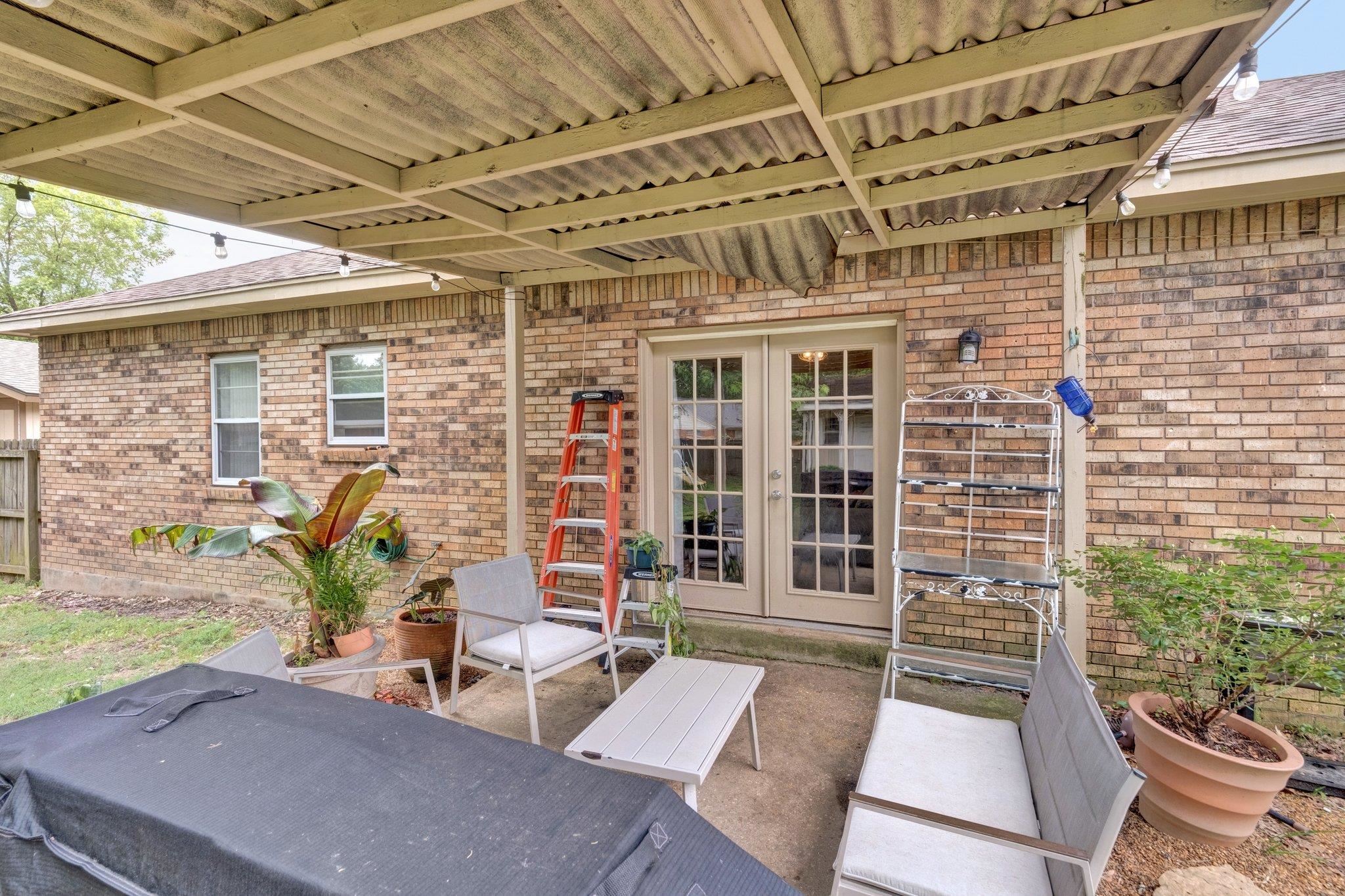 3990 LUTHER RD