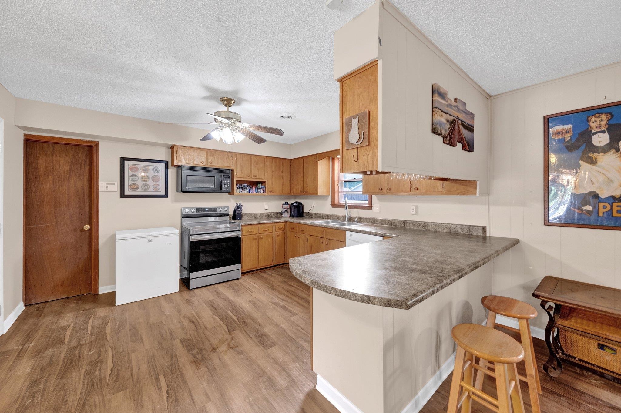 3990 LUTHER RD