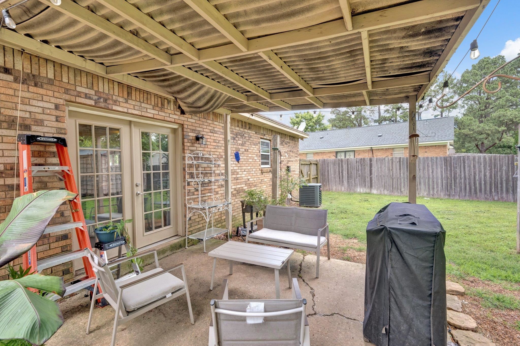 3990 LUTHER RD