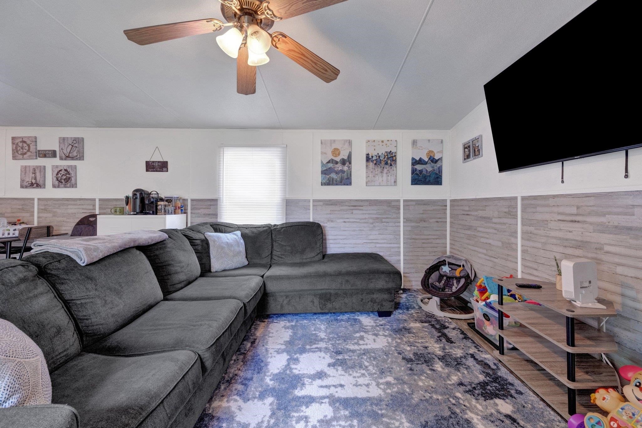 4889 CHUMBLER DR