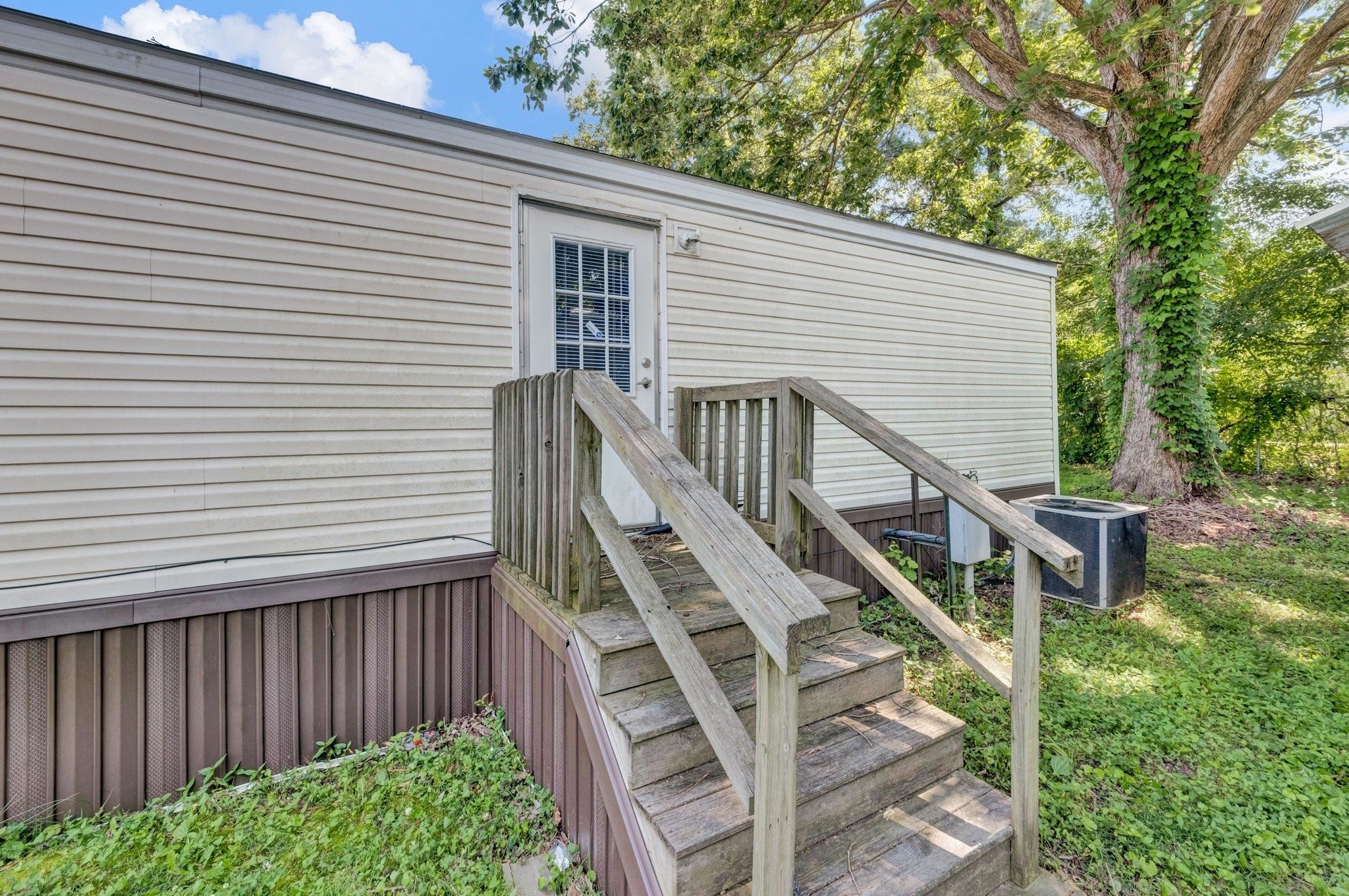 4889 CHUMBLER DR