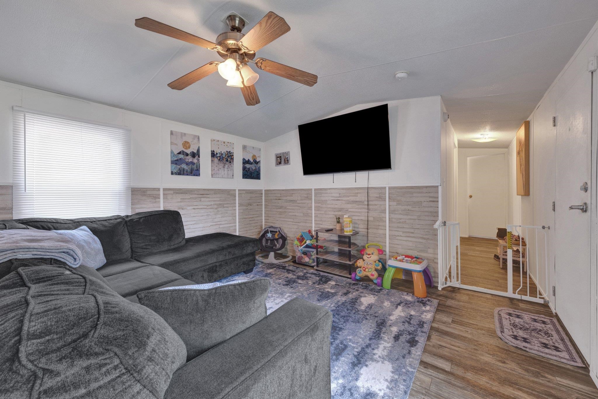 4889 CHUMBLER DR