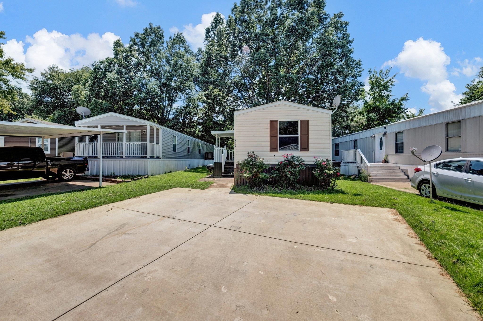 4889 CHUMBLER DR