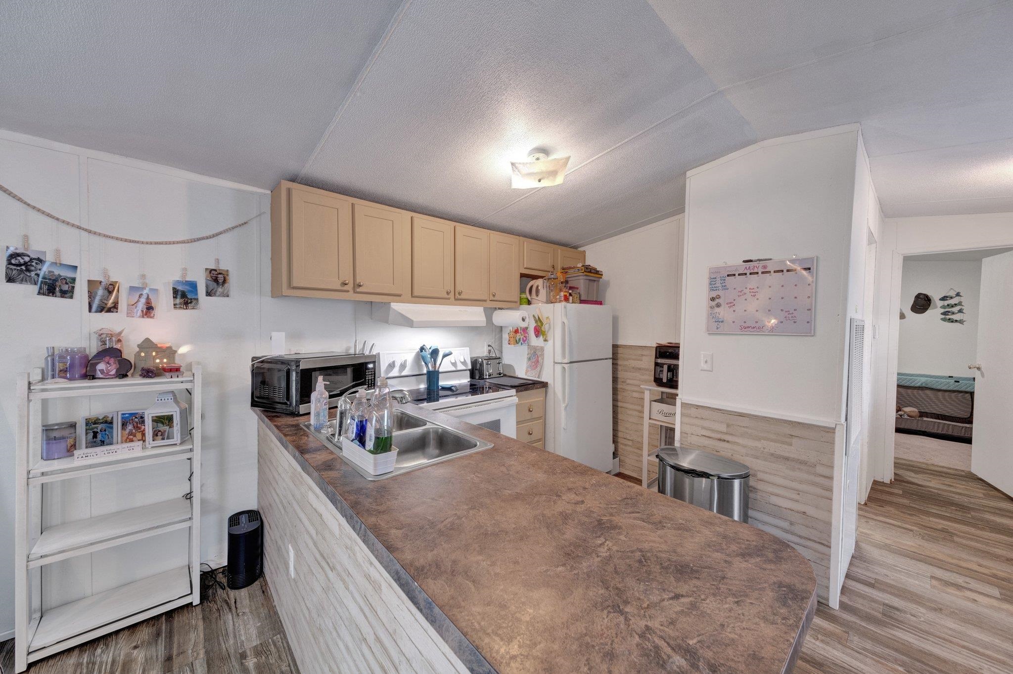 4889 CHUMBLER DR
