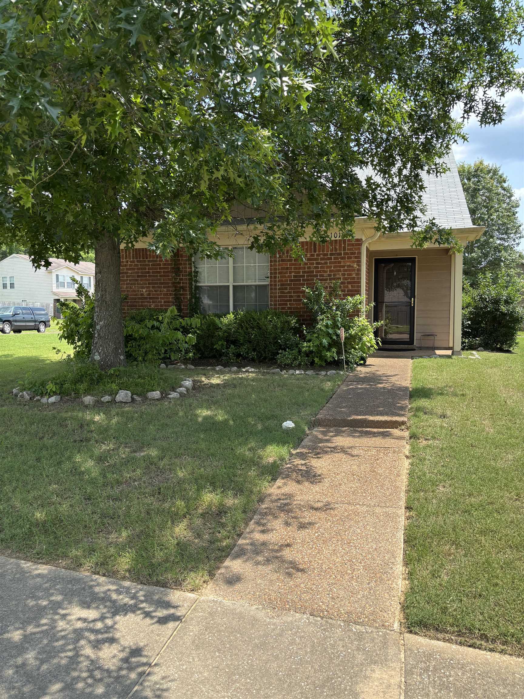 10109 MILL HILL AVE