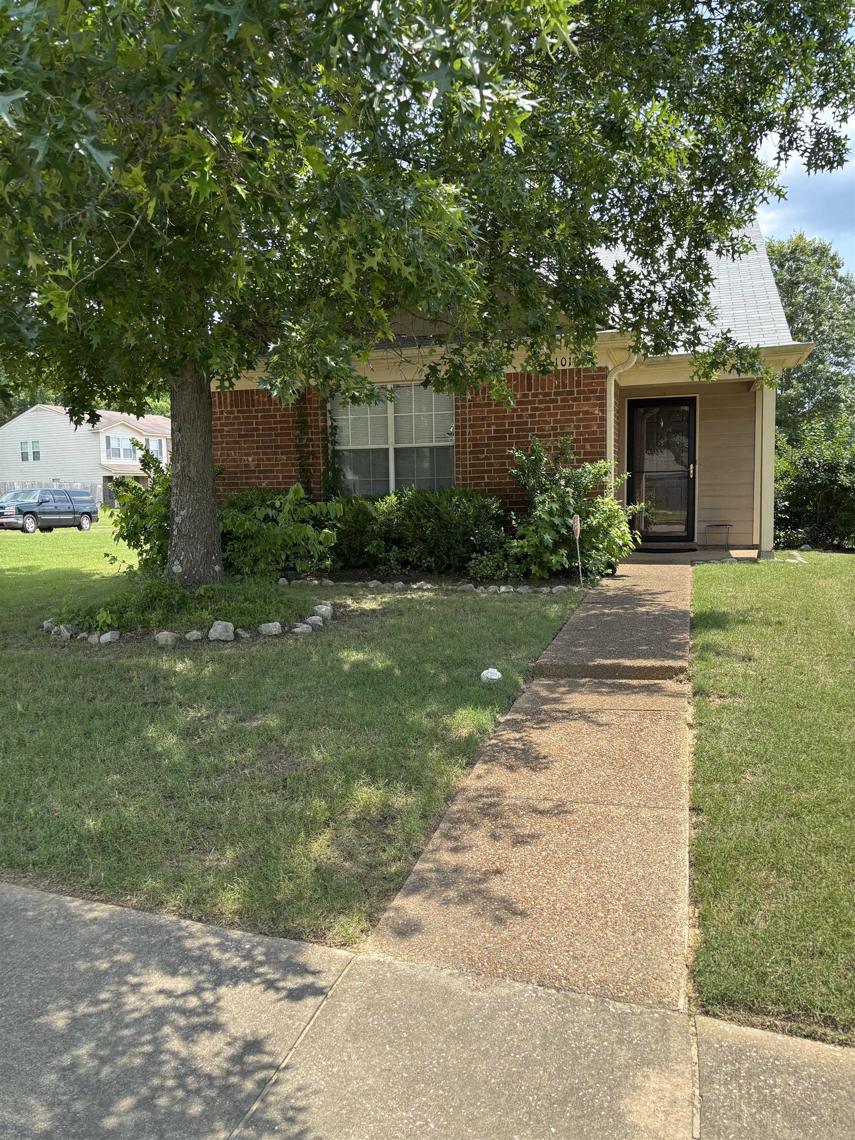 10109 MILL HILL AVE