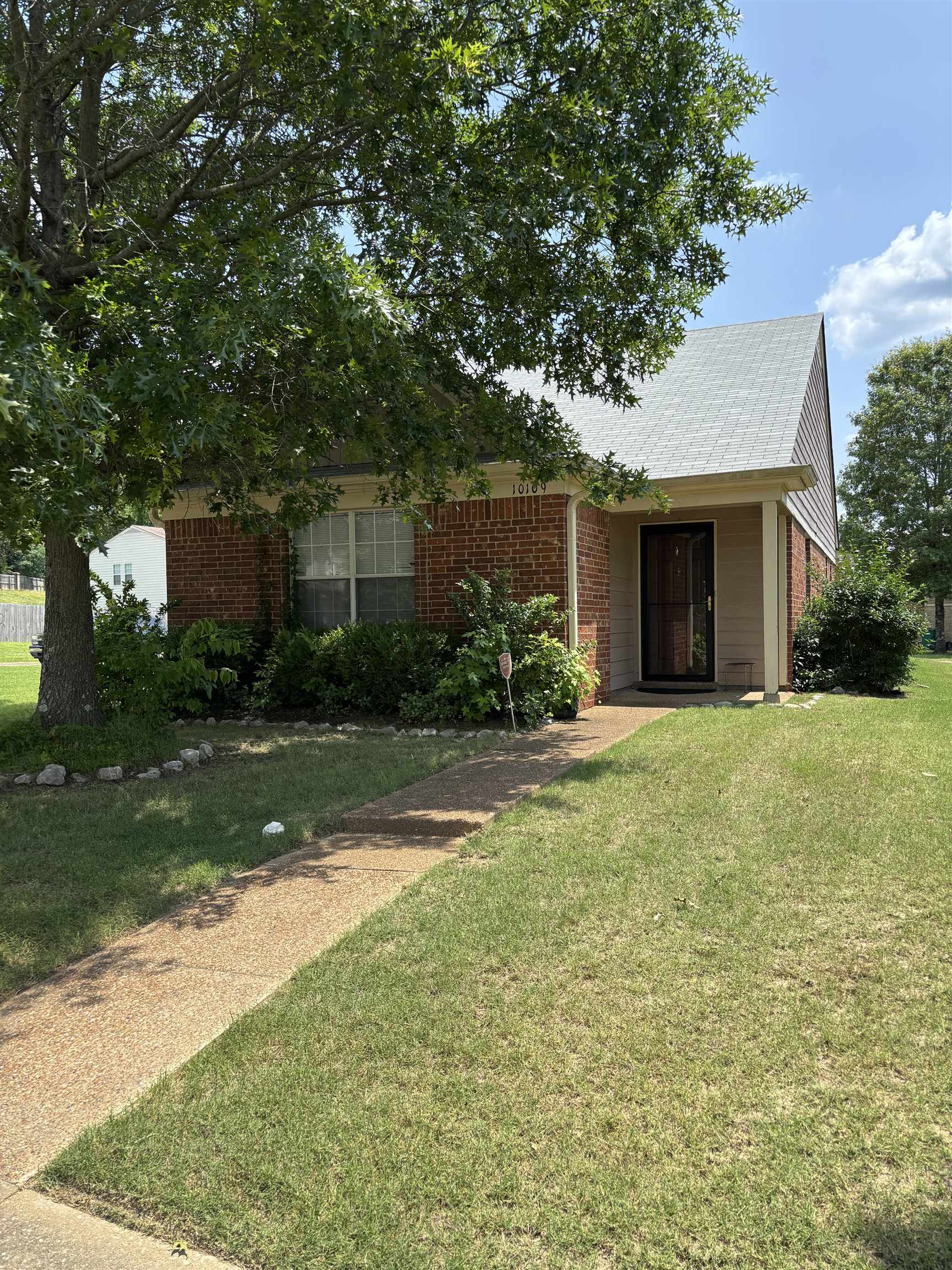 10109 MILL HILL AVE