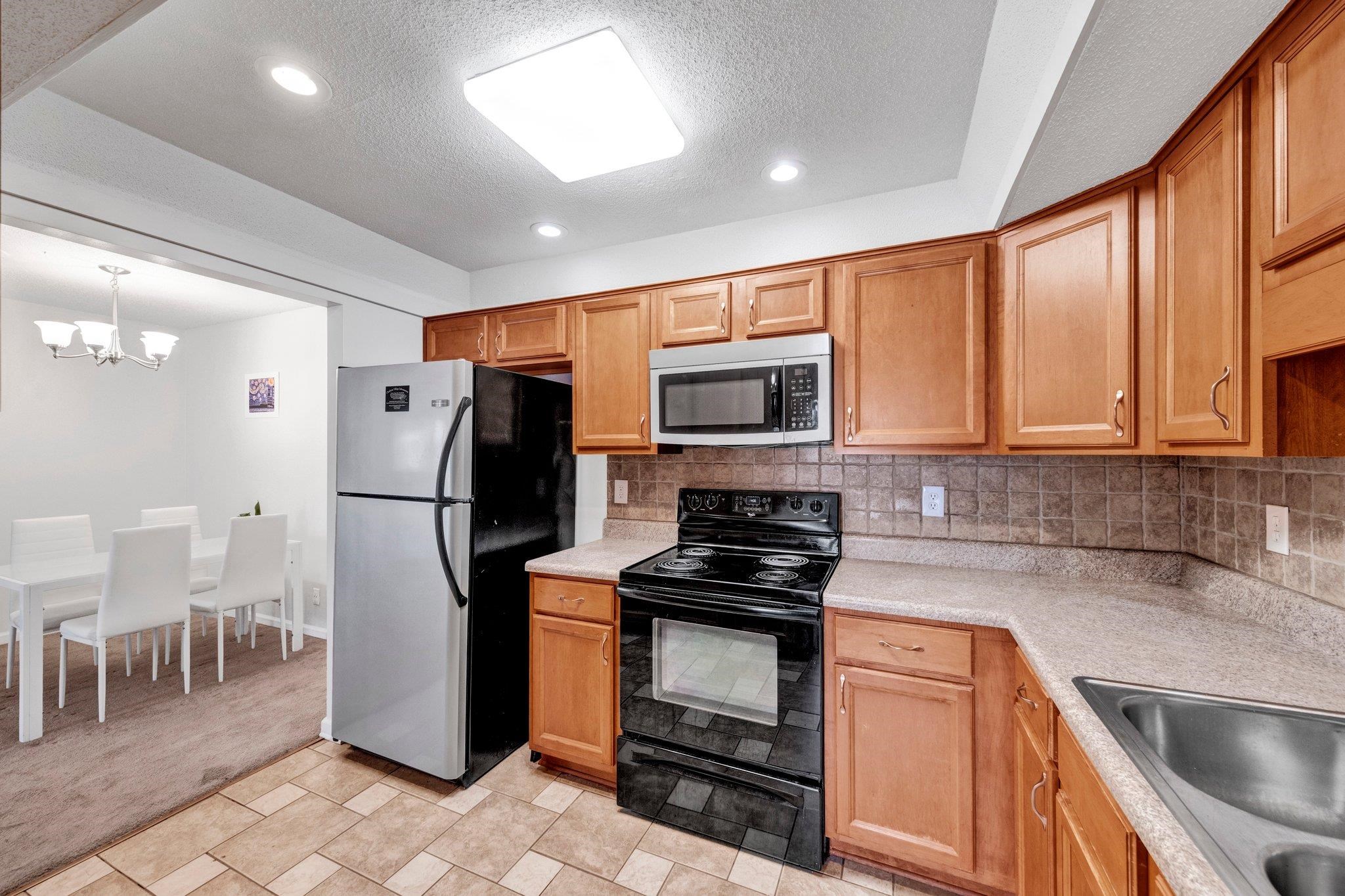 5906 NOYES CT Unit: 4