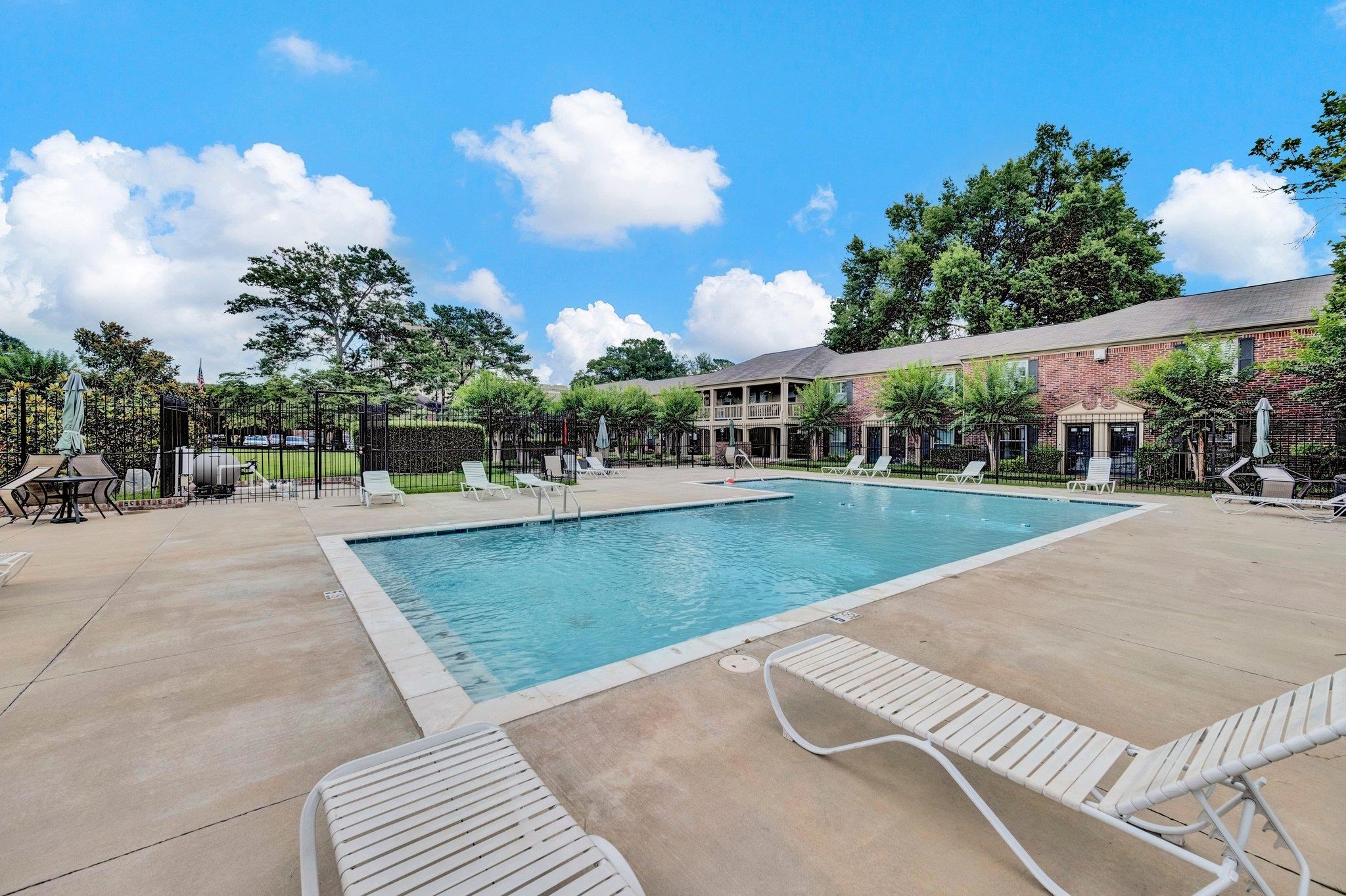 5906 NOYES CT Unit: 4