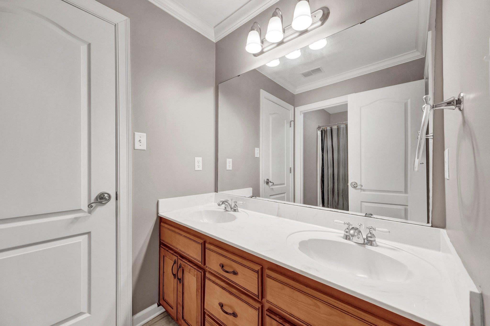 1062 CENTER RIDGE RD