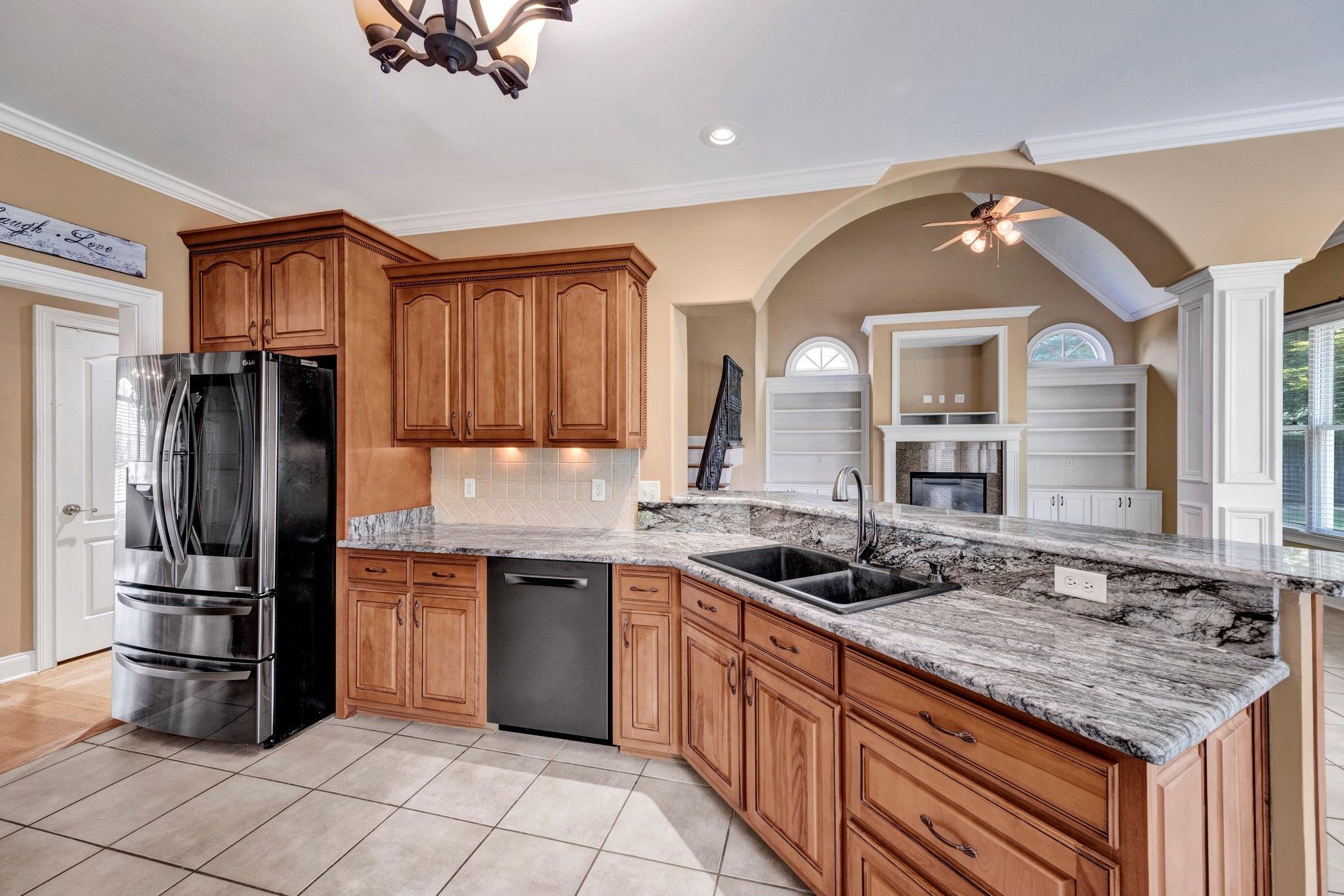 1062 CENTER RIDGE RD