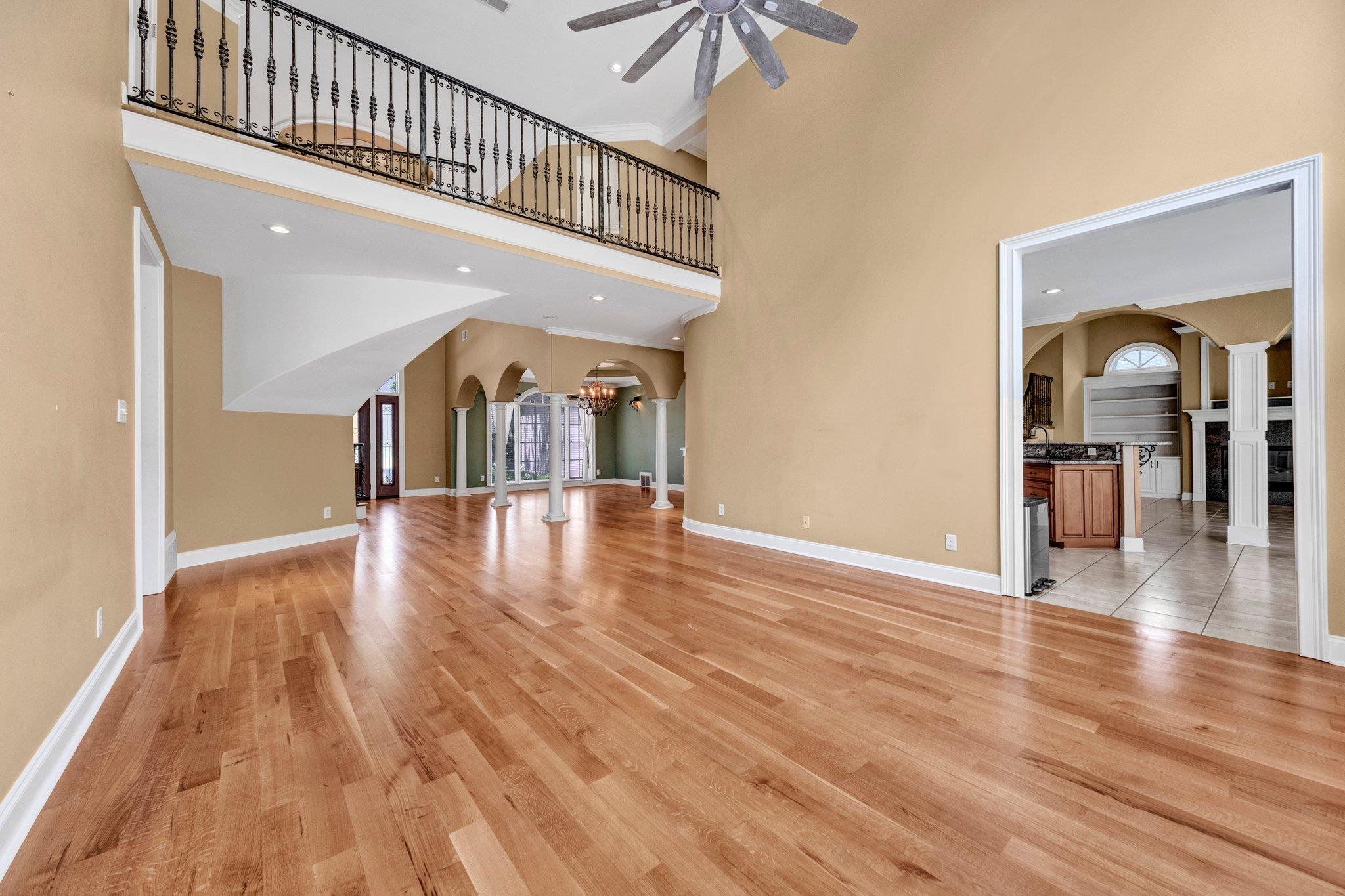 1062 CENTER RIDGE RD