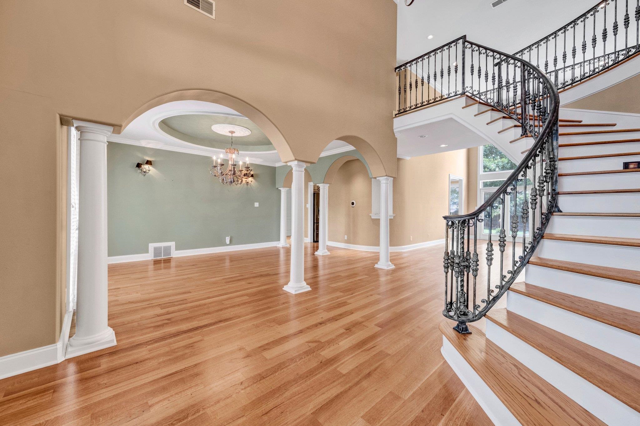 1062 CENTER RIDGE RD