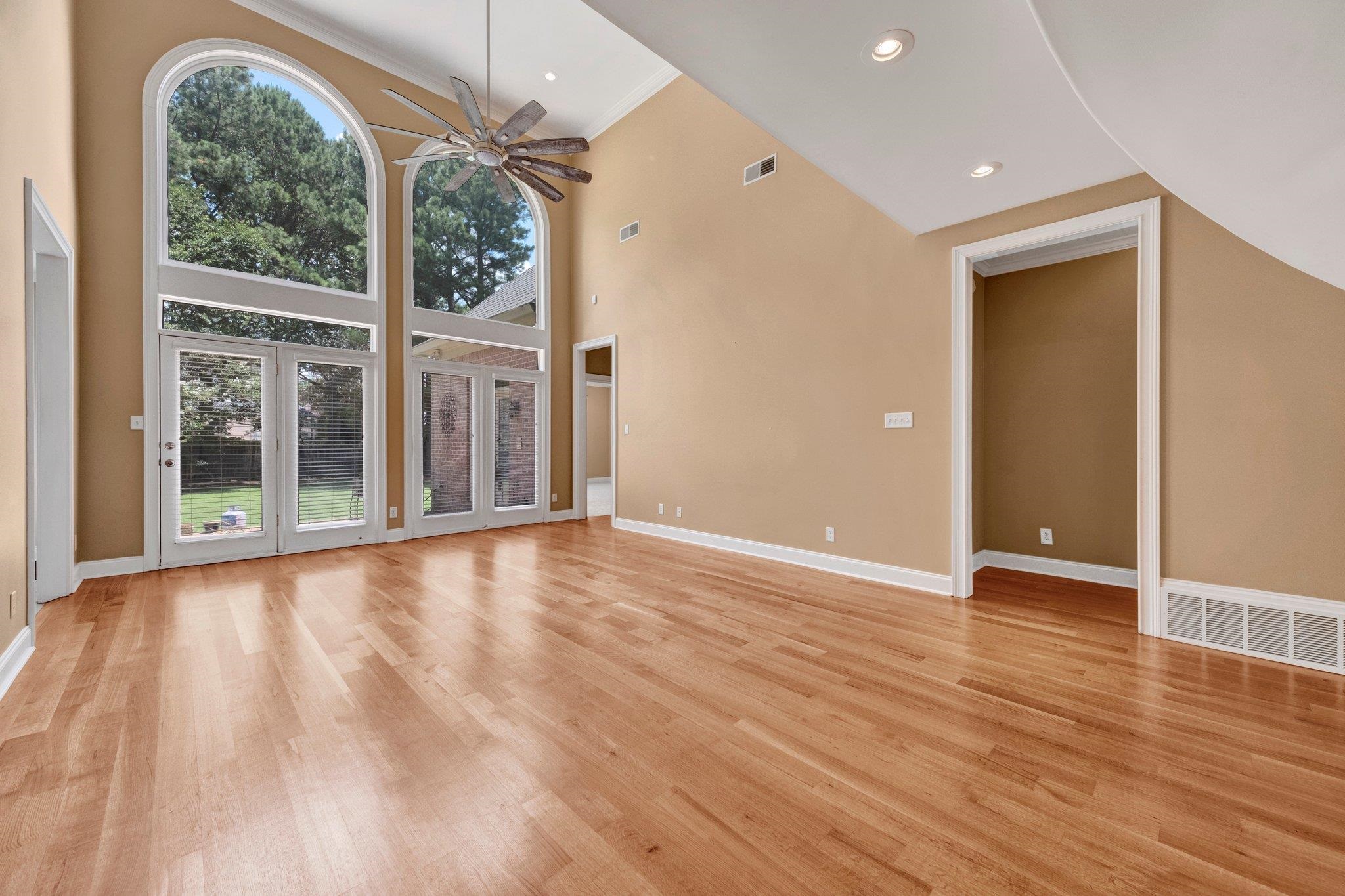 1062 CENTER RIDGE RD