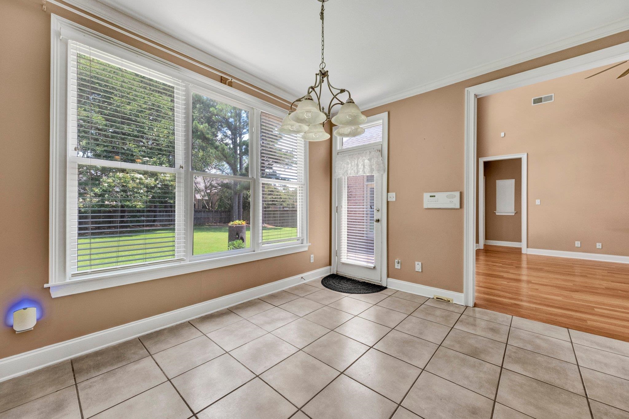 1062 CENTER RIDGE RD