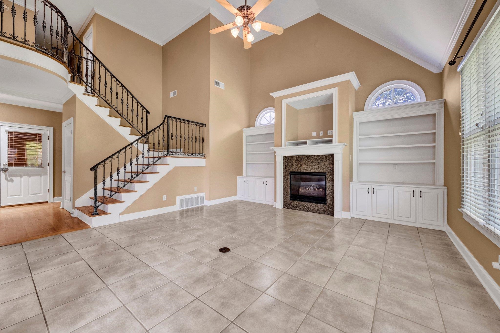 1062 CENTER RIDGE RD