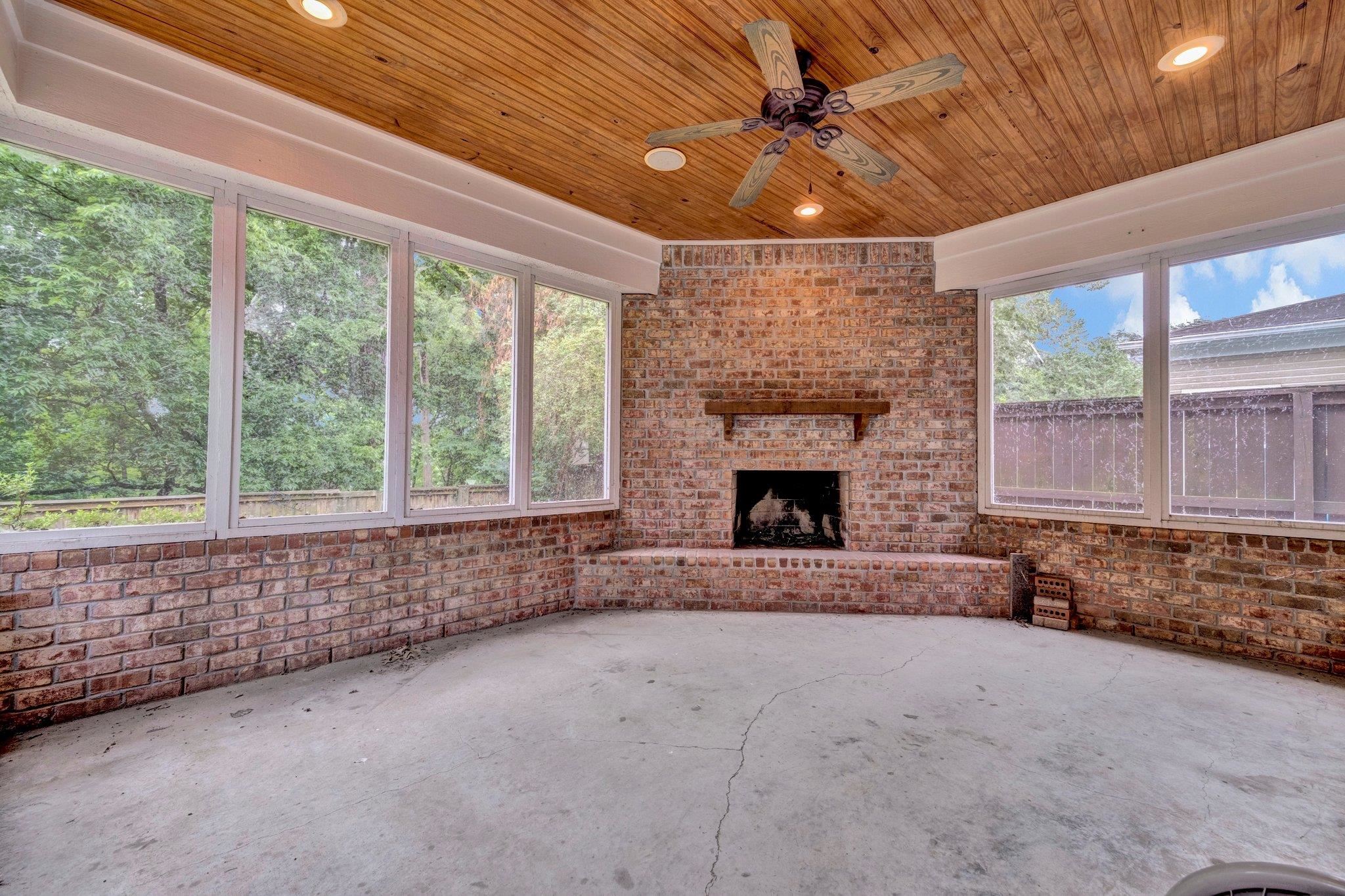 1160 HARBOR RIVER CV