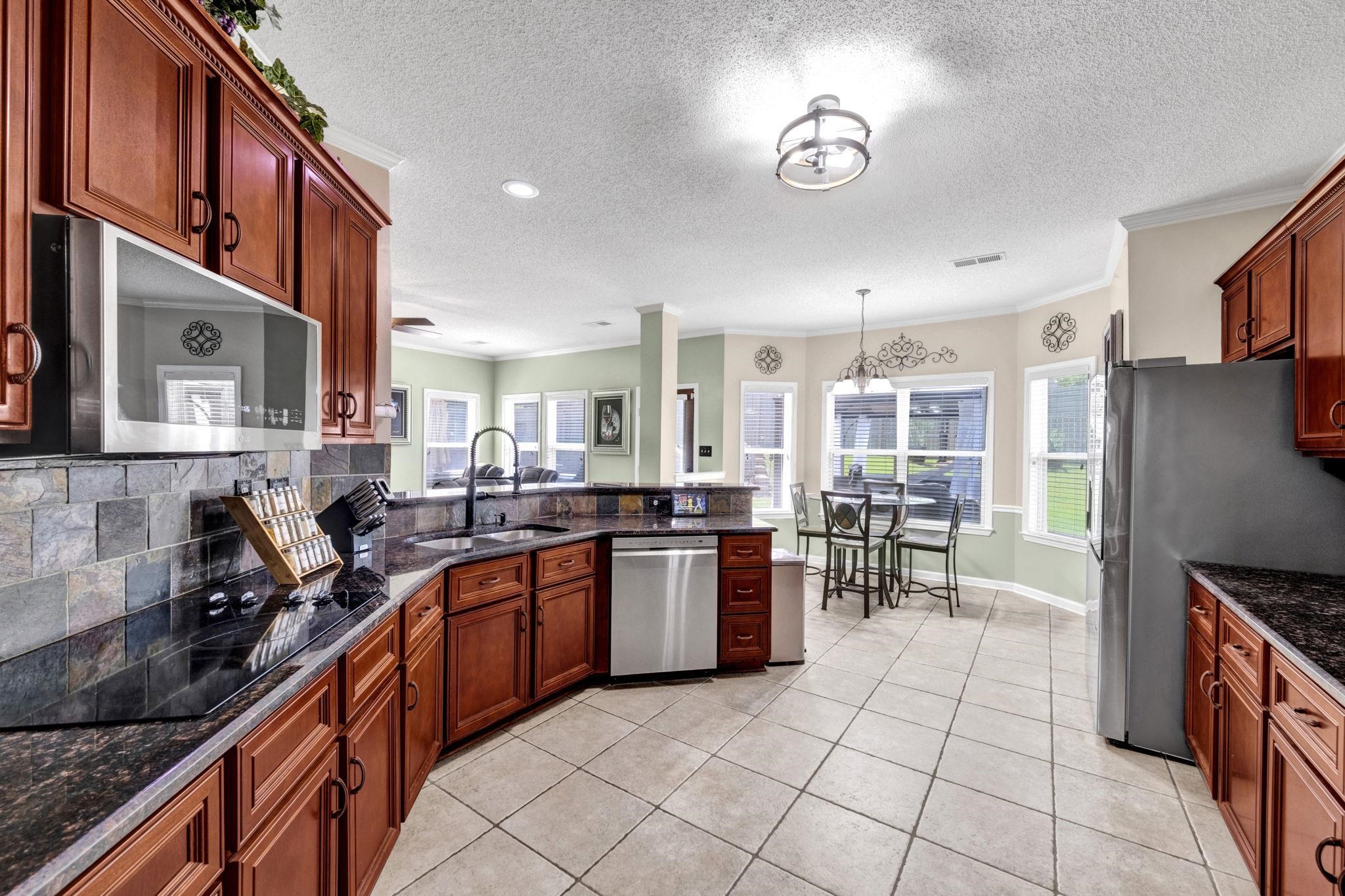 6661 E EASEAWAY CV E