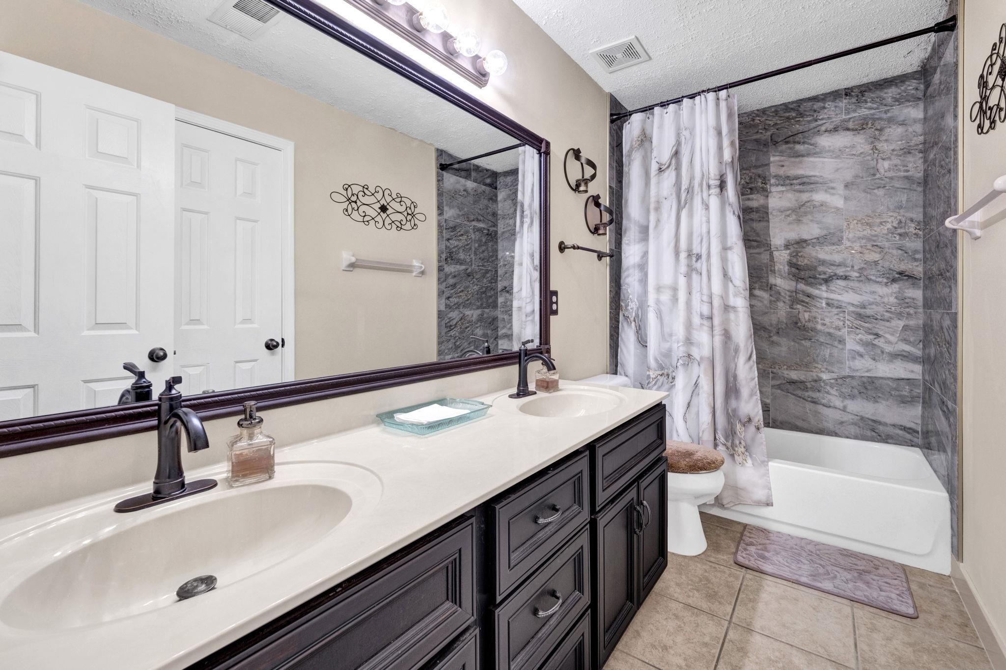 6661 E EASEAWAY CV E