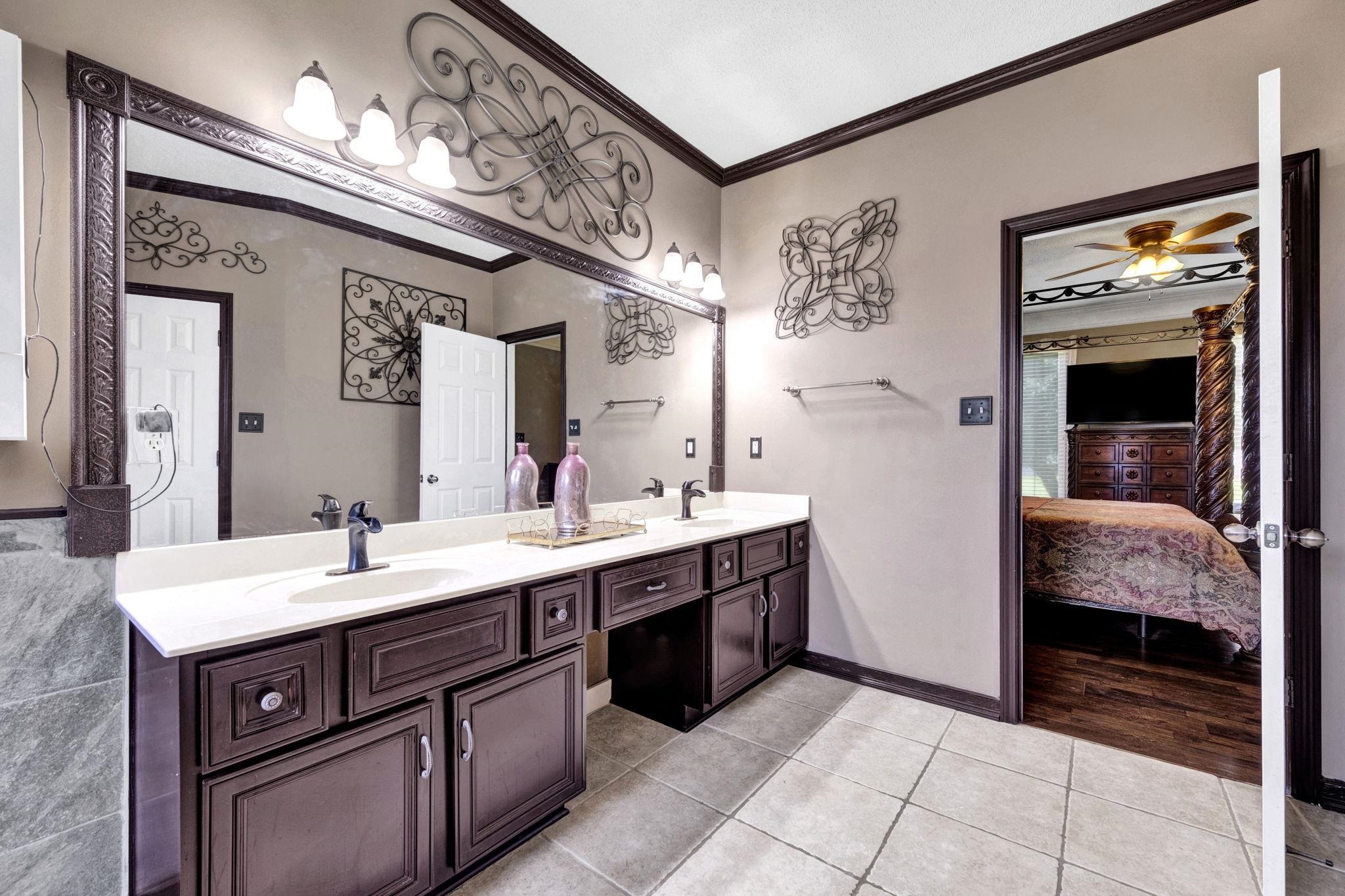 6661 E EASEAWAY CV E