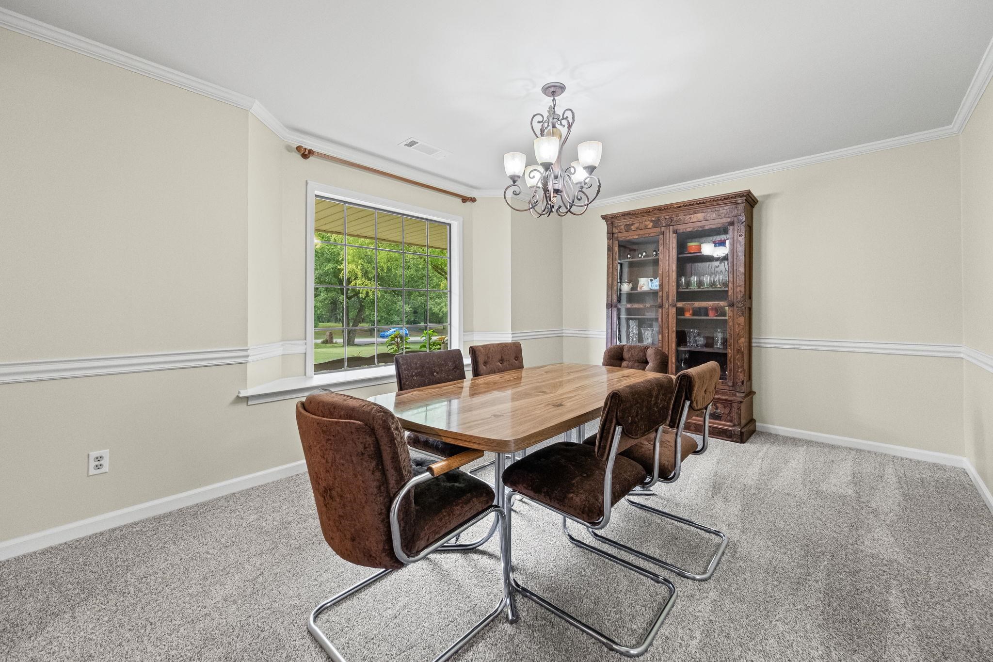 8140 HUNTERS HILL CV