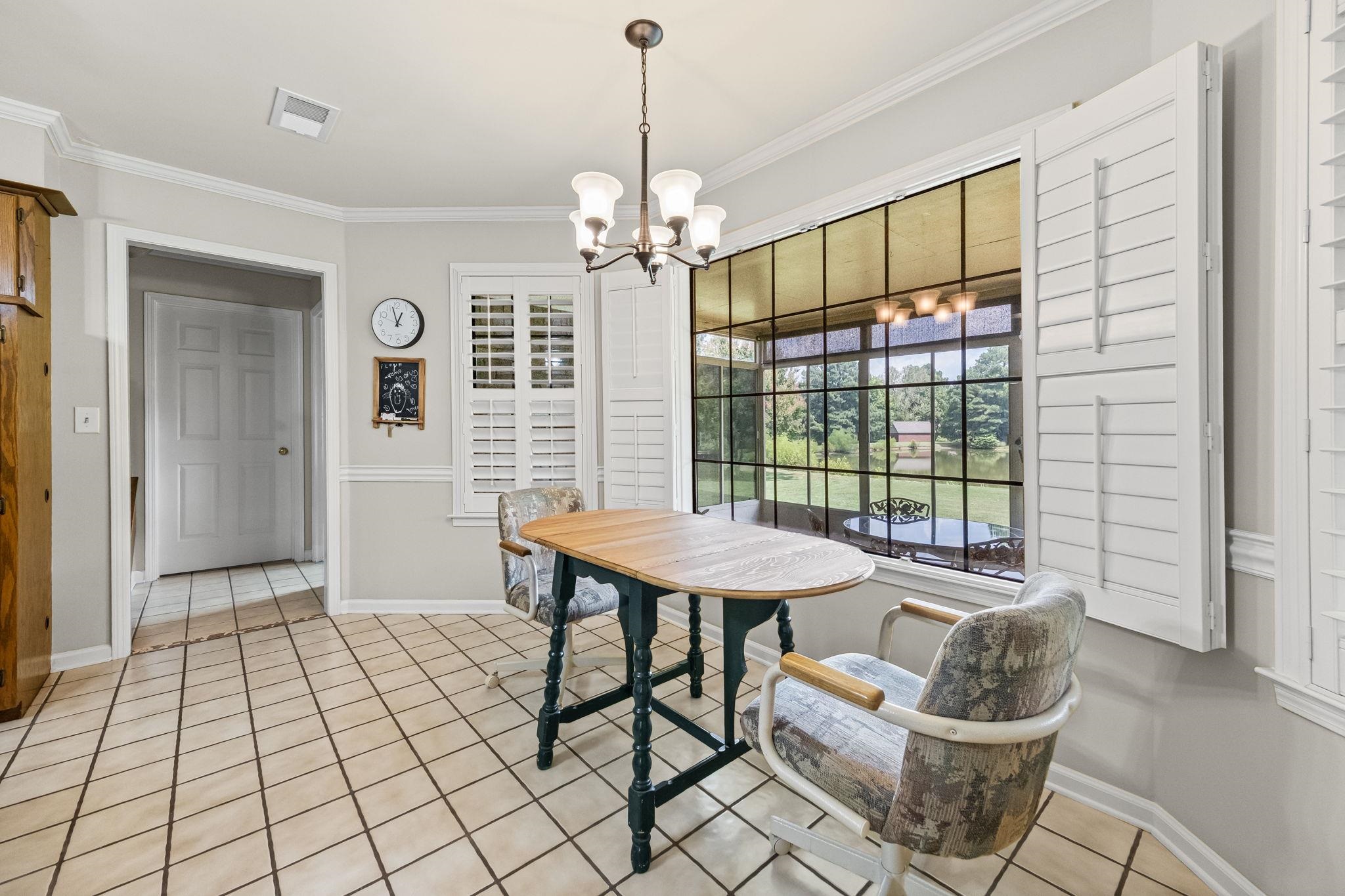 8140 HUNTERS HILL CV